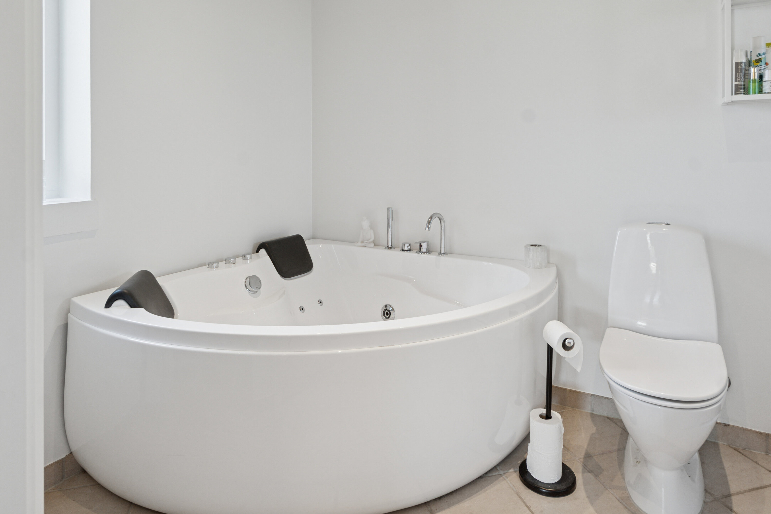 Fremhævet badeværelse billede i fuldskærmstilstand. Billede af Stejlehøjen 128, Pederstrup, 4700 Næstved