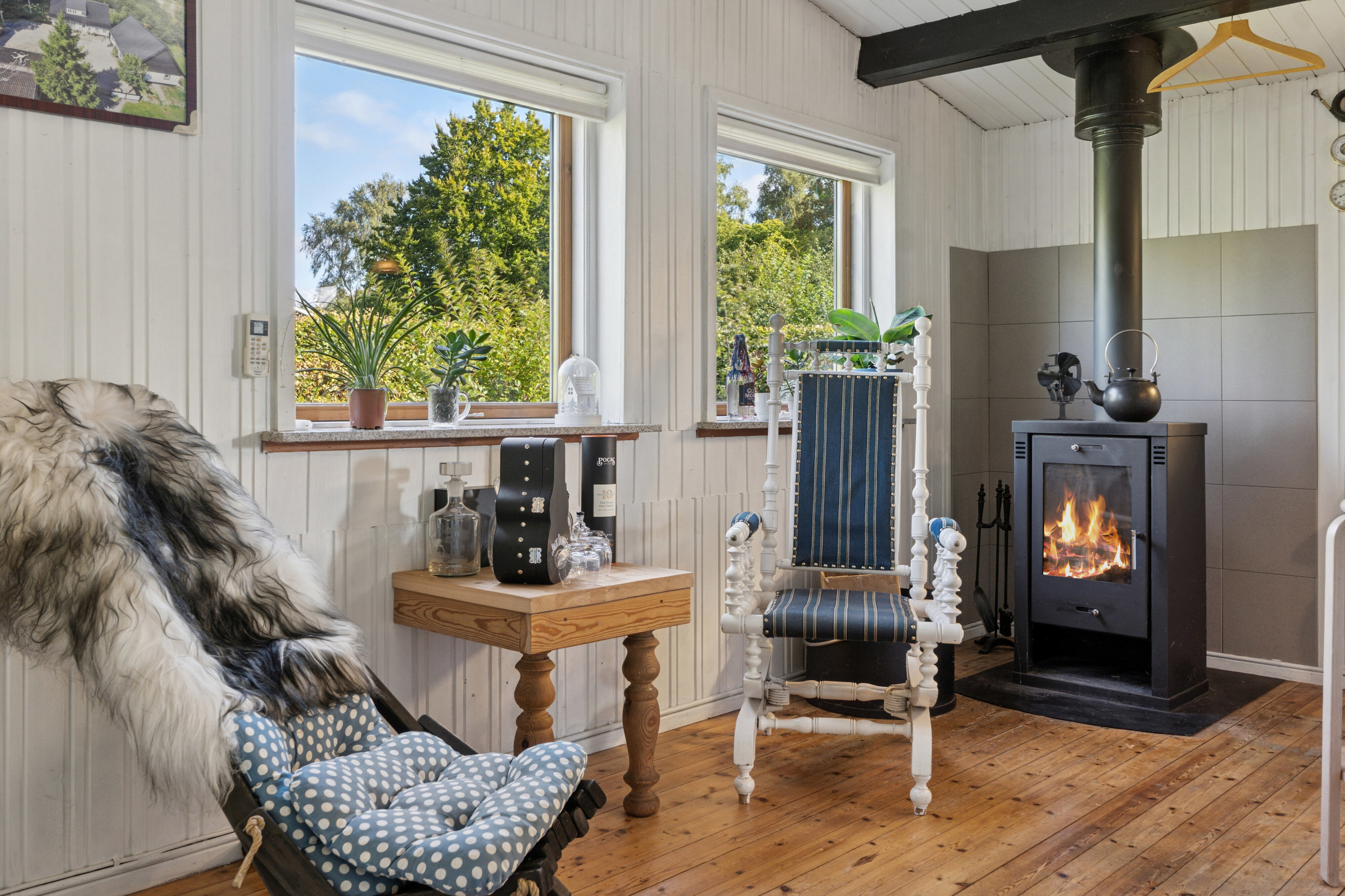 Fremhævet stue billede i fuldskærmstilstand. Billede af Møllebakken 48, 4793 Bogø By