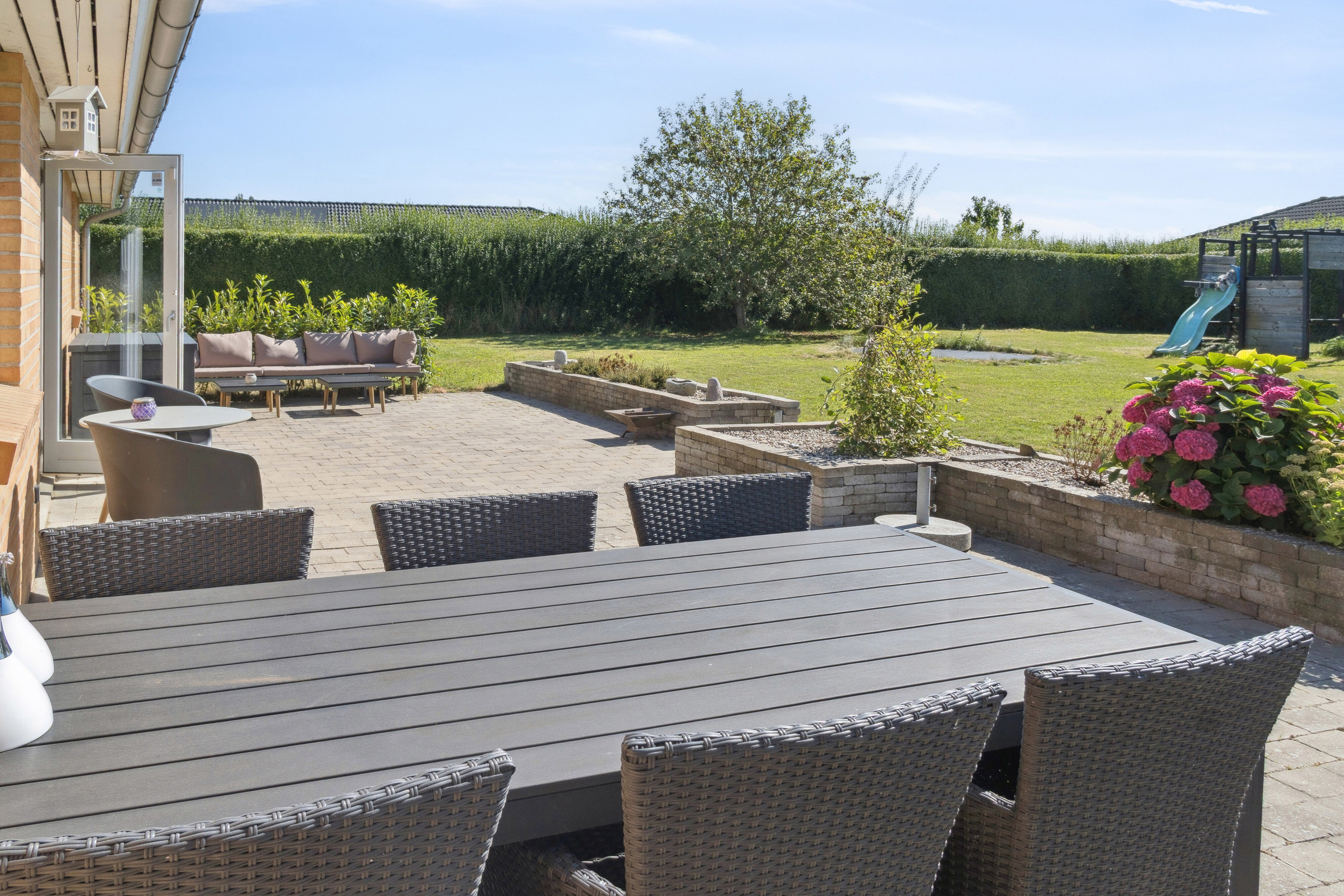 Fremhævet terrasse billede i fuldskærmstilstand. Billede af Stejlehøjen 128, Pederstrup, 4700 Næstved