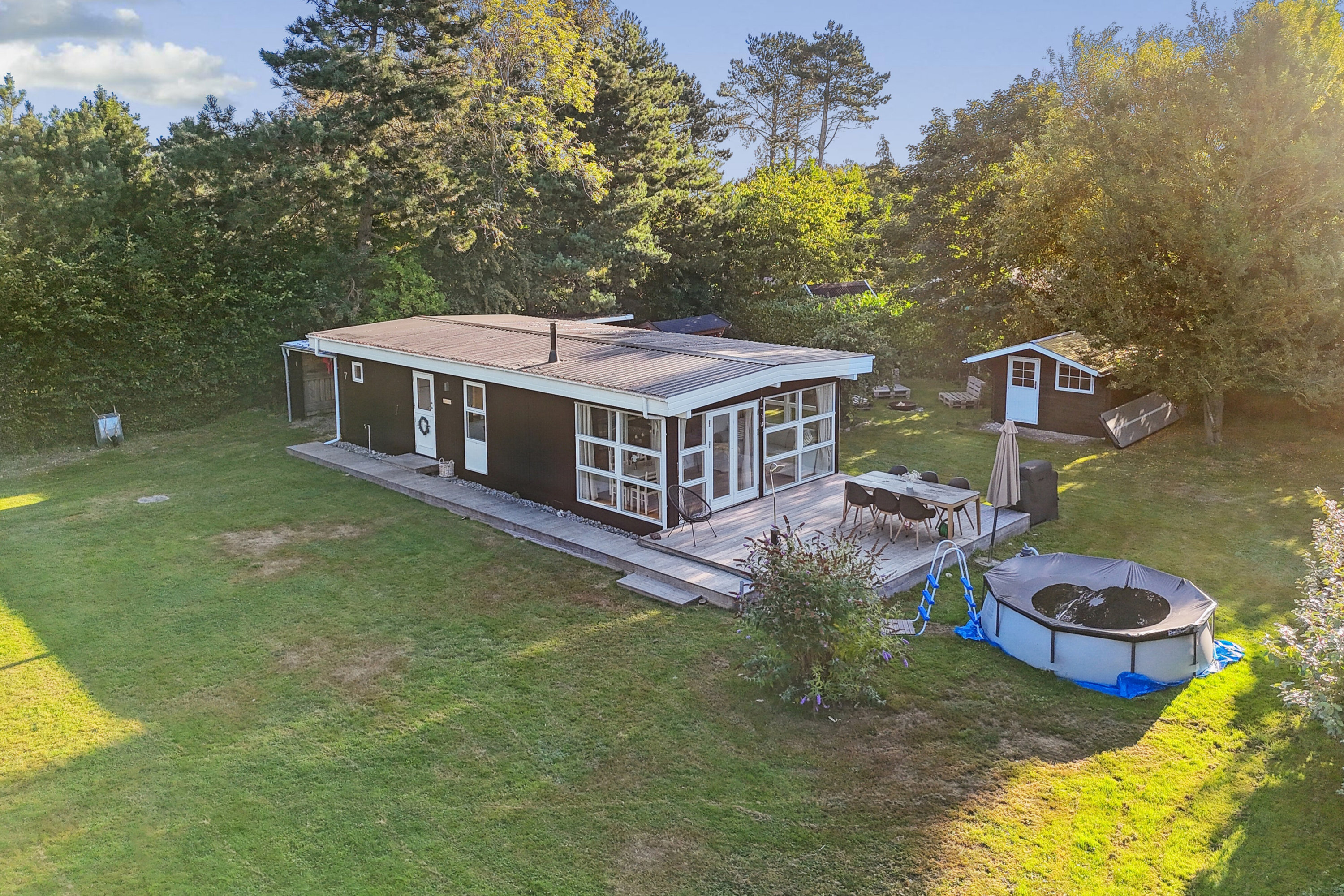 Fremhævet luftfoto billede i fuldskærmstilstand. Billede af Lærkevej 7, Reersø Str, 4281 Gørlev