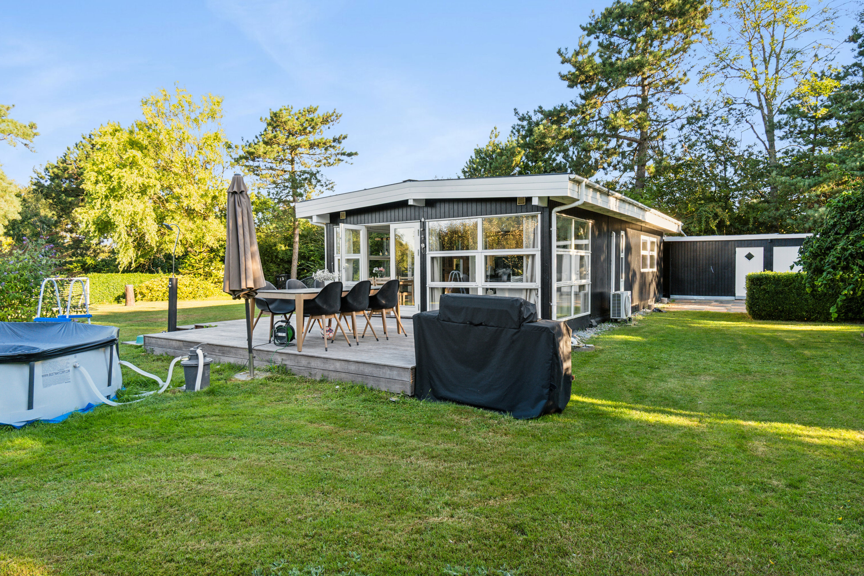 Miniaturebillede 2: set fra haven. Billede af Lærkevej 7, Reersø Str, 4281 Gørlev