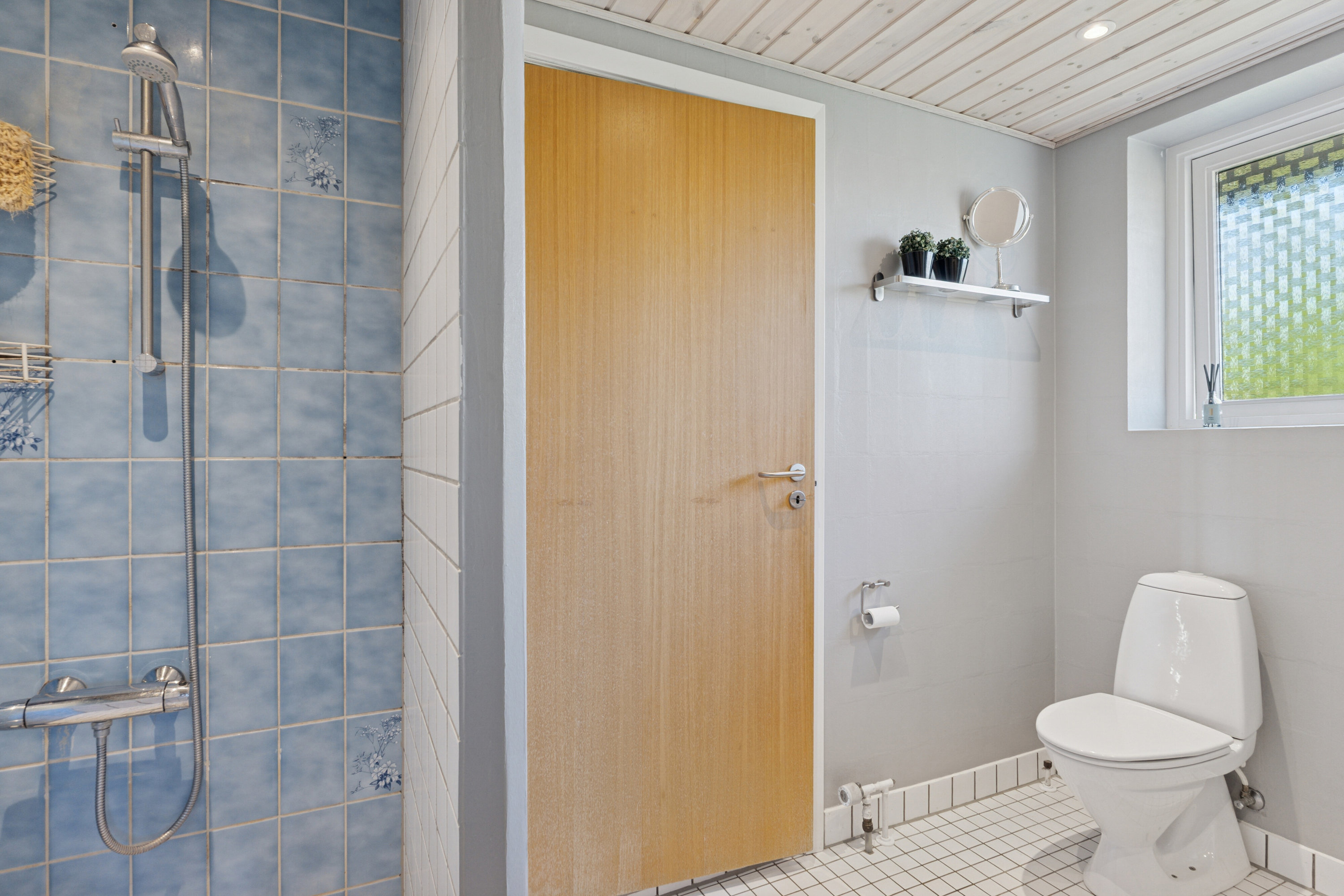 Fremhævet badeværelse billede i fuldskærmstilstand. Billede af Skælrodvej 10, 9800 Hjørring