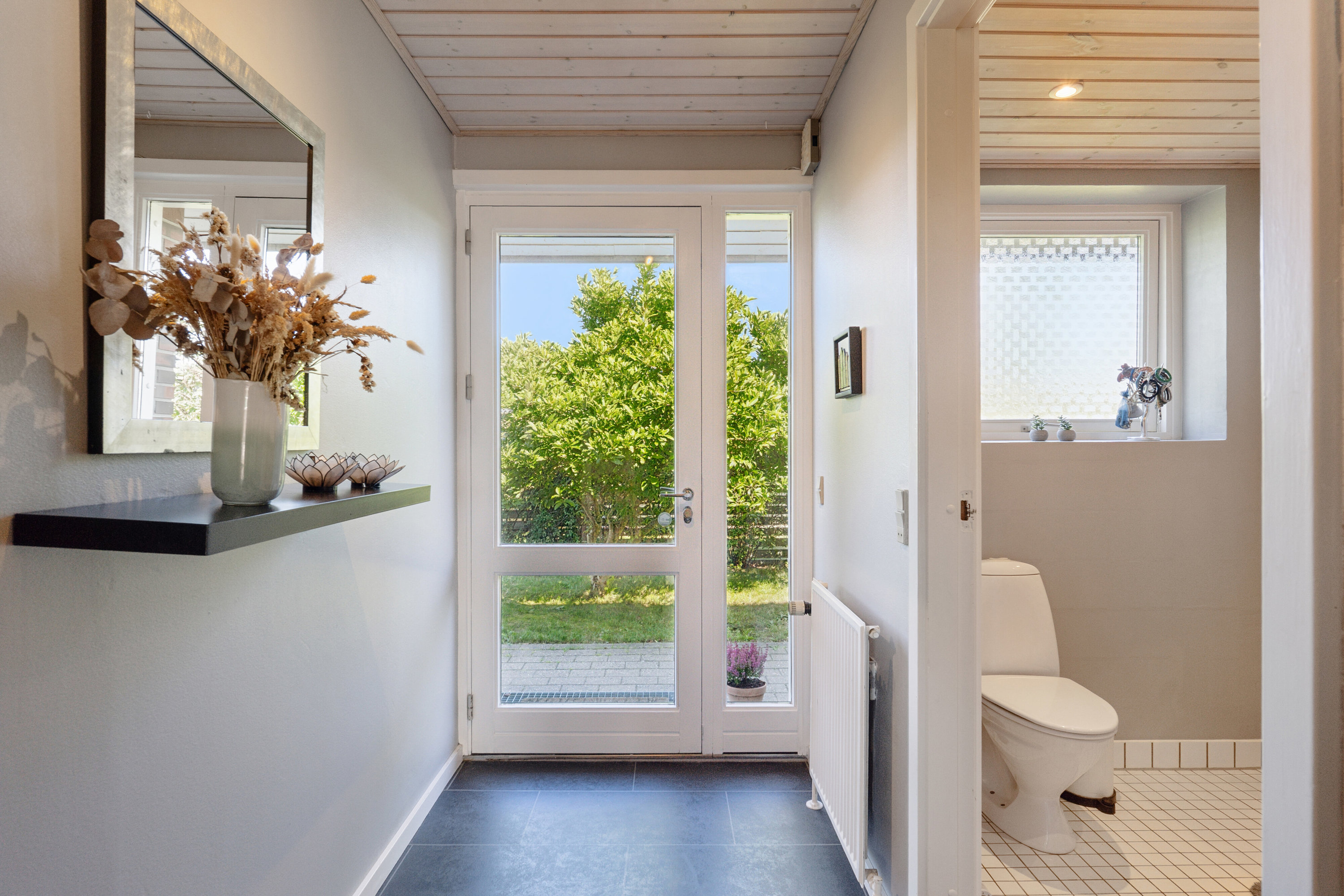 Fremhævet entre billede i fuldskærmstilstand. Billede af Skælrodvej 10, 9800 Hjørring