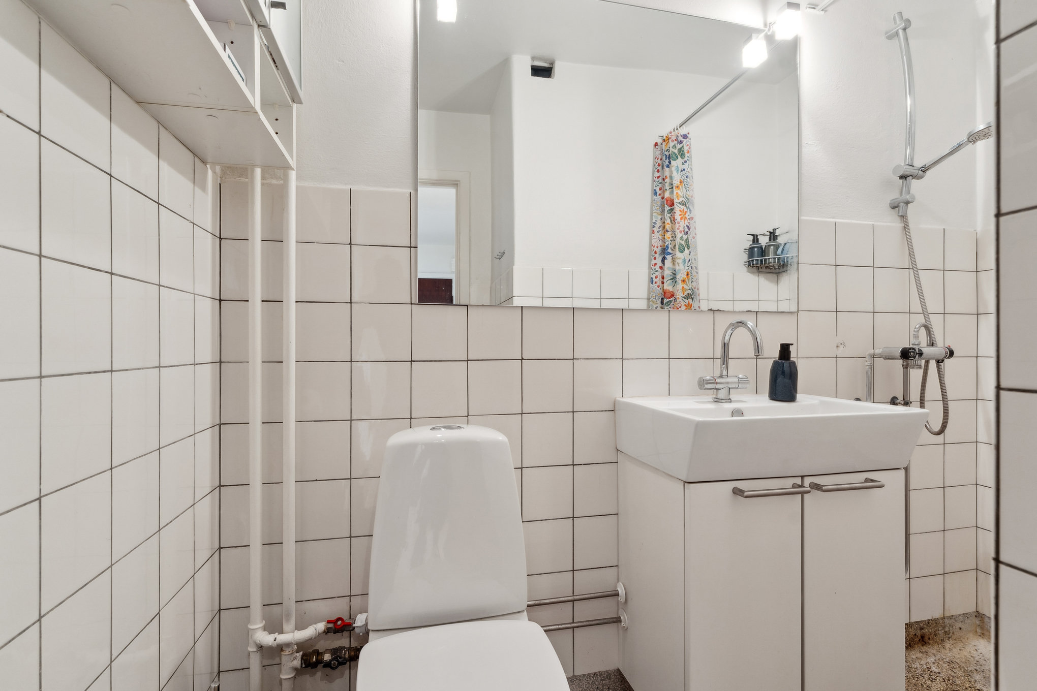 Fremhævet badeværelse billede i fuldskærmstilstand. Billede af Glarbjergvej 107, st.. tv., 8930 Randers NØ