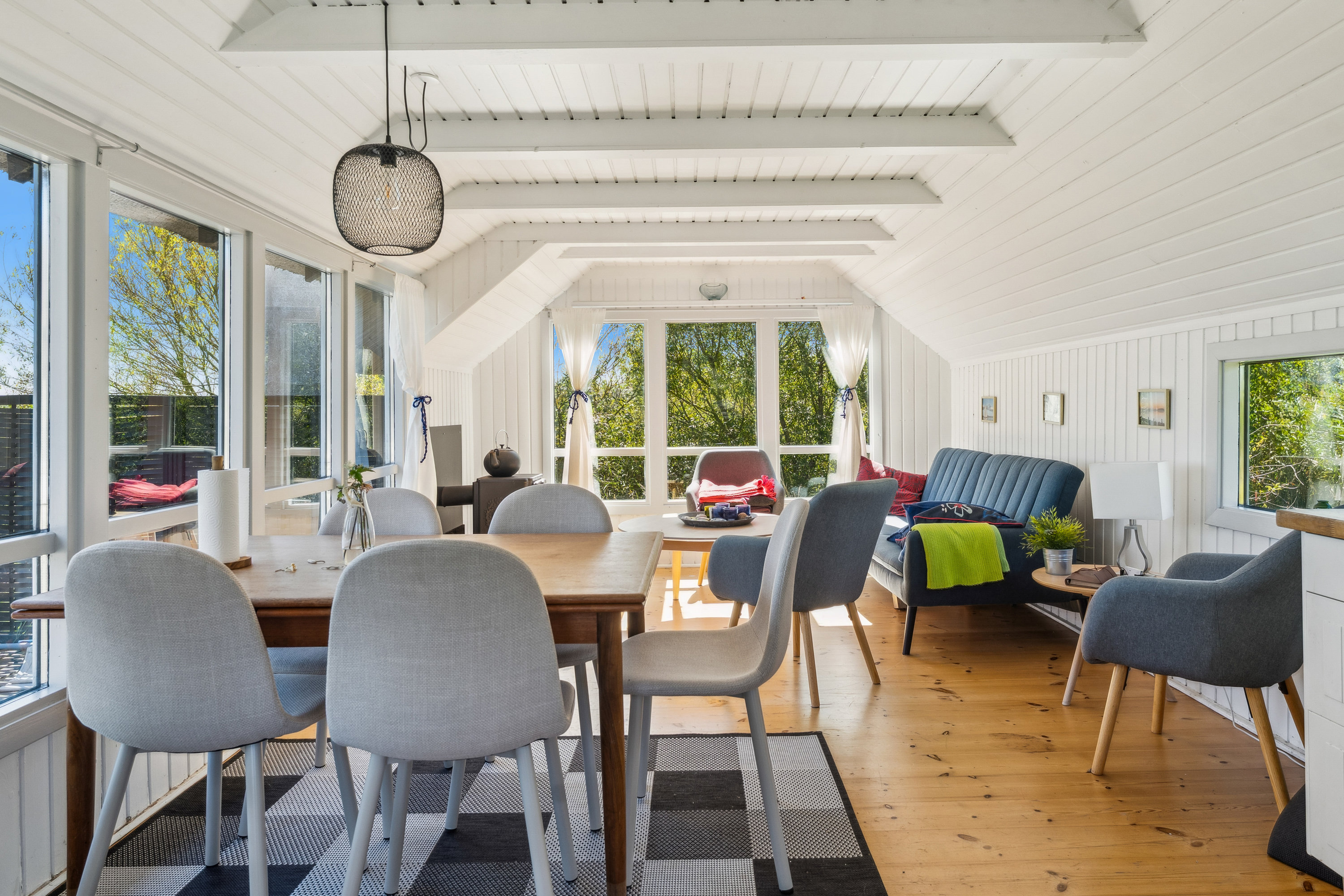 Fremhævet stue billede i fuldskærmstilstand. Billede af Svinget 62, Albæk, 8930 Randers NØ