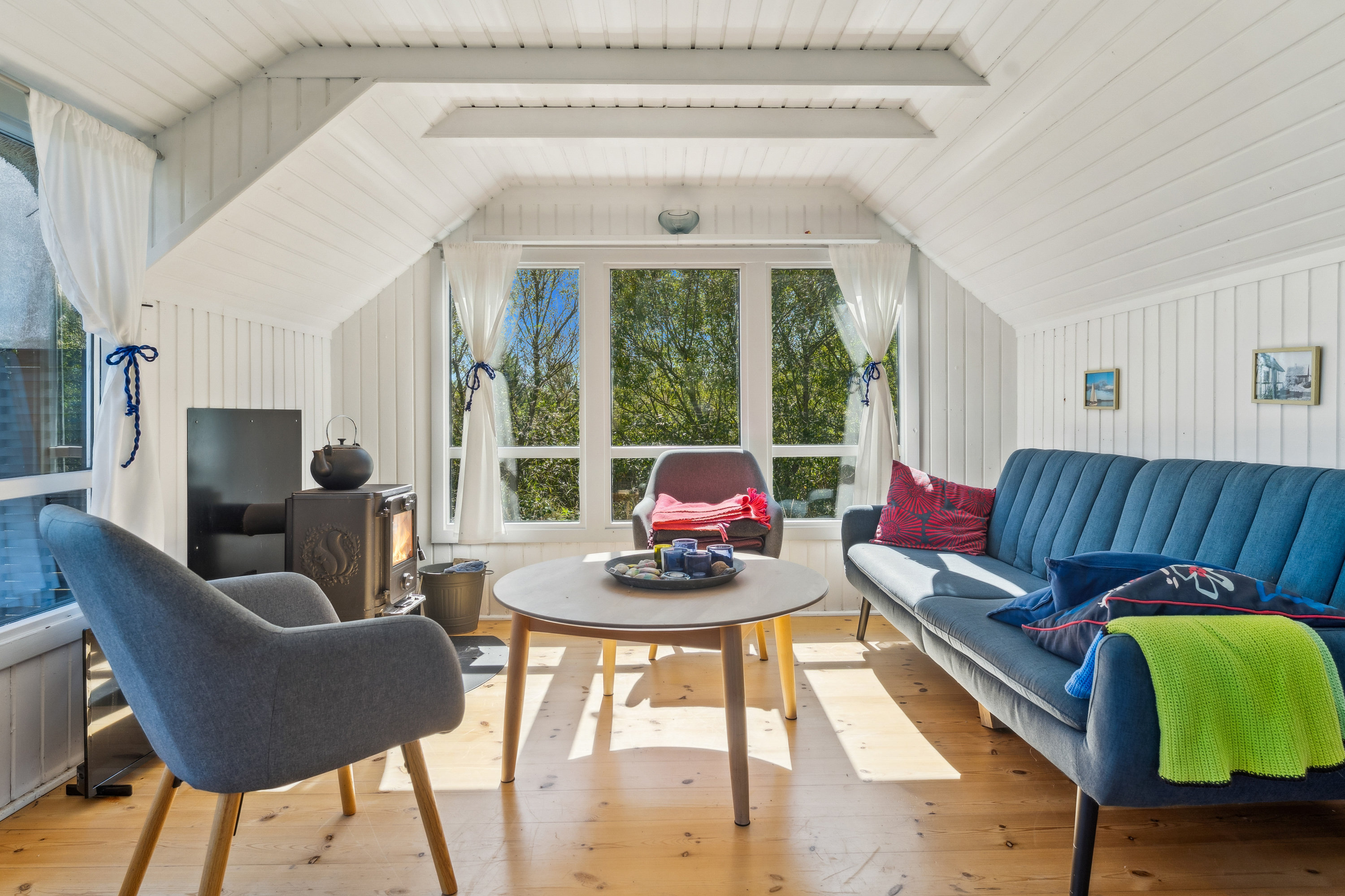 Fremhævet stue billede i fuldskærmstilstand. Billede af Svinget 62, Albæk, 8930 Randers NØ