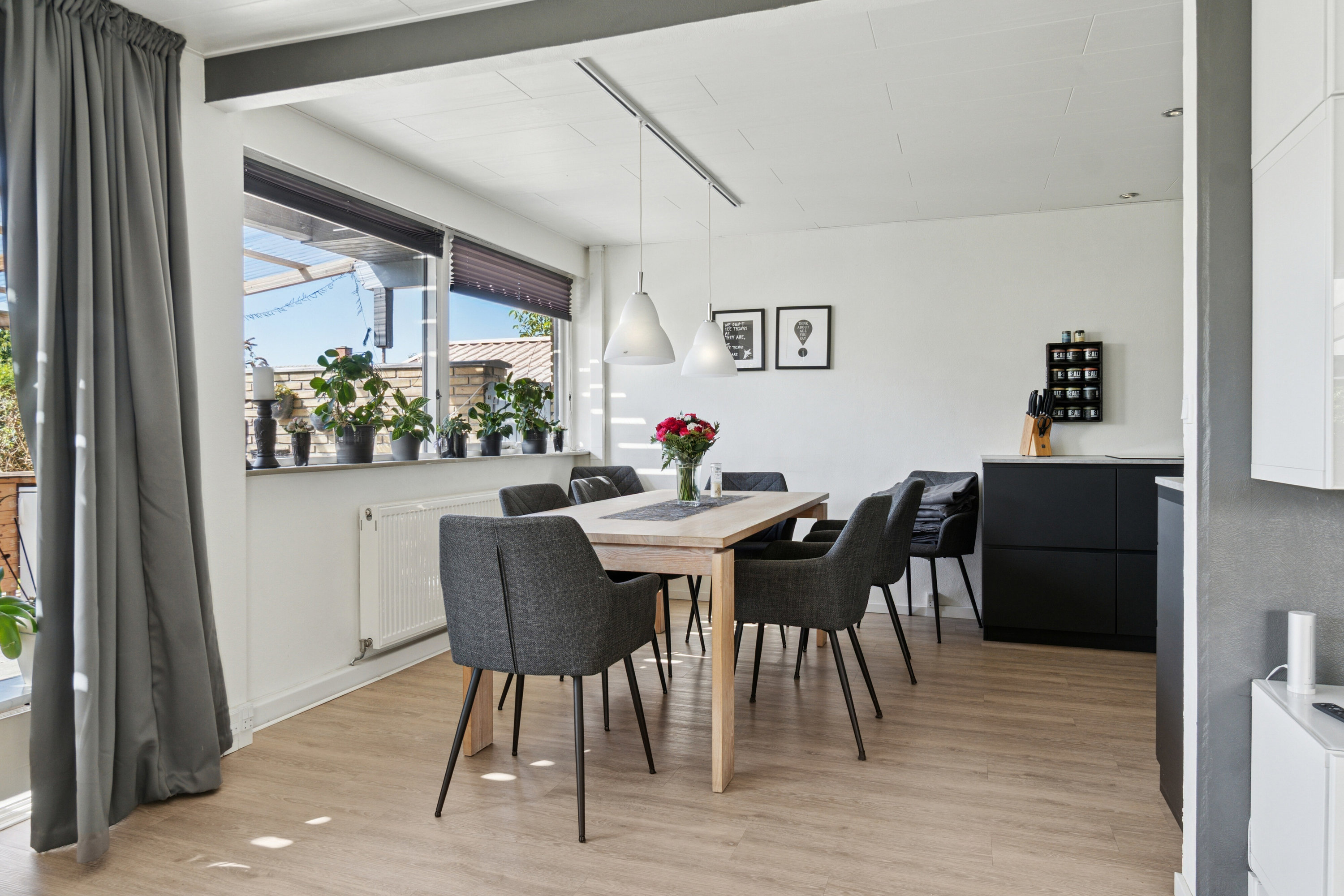 Fremhævet spisestue billede i fuldskærmstilstand. Billede af Konge-Åsen 17, 4230 Skælskør