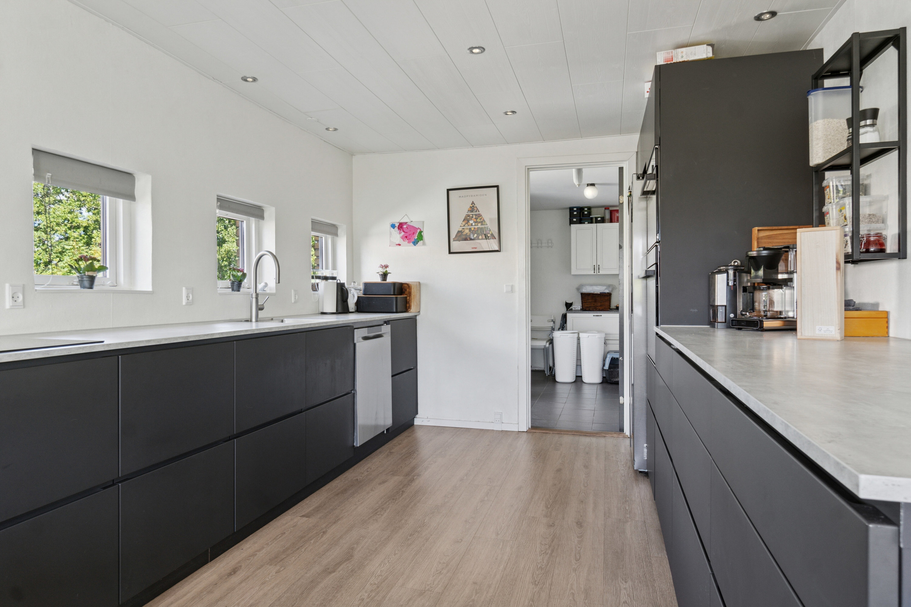 Miniaturebillede 1: køkken. Billede af Konge-Åsen 17, 4230 Skælskør