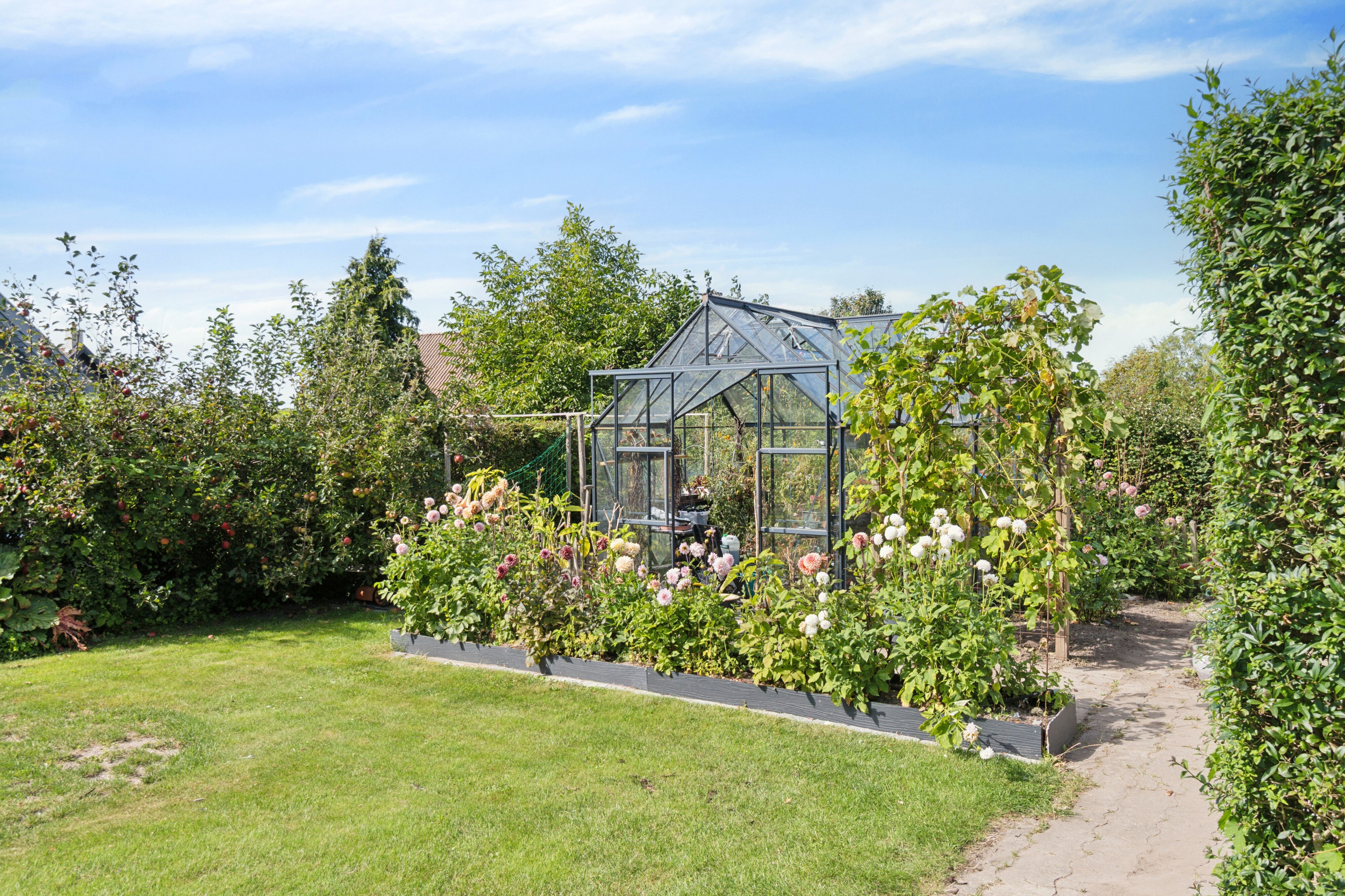 Fremhævet set fra haven billede i fuldskærmstilstand. Billede af Konge-Åsen 17, 4230 Skælskør