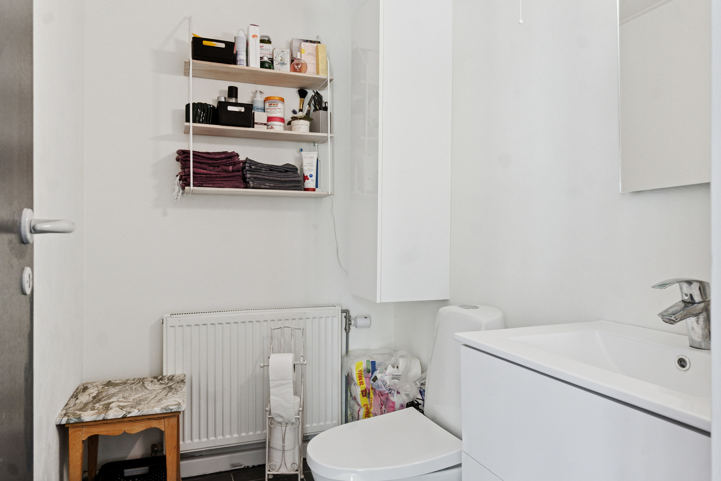 Fremhævet badeværelse billede i fuldskærmstilstand. Billede af Konge-Åsen 17, 4230 Skælskør