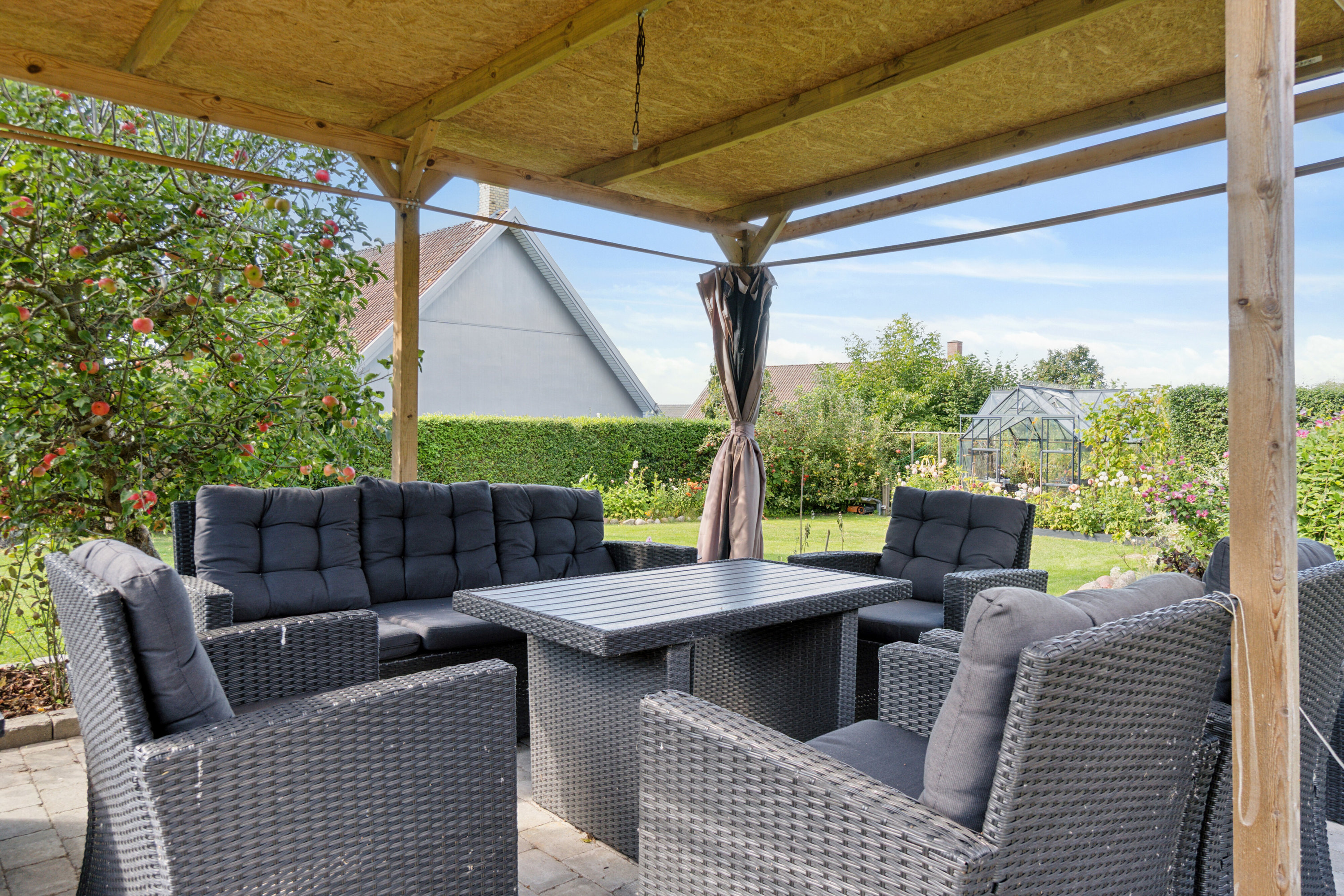 Fremhævet terrasse billede i fuldskærmstilstand. Billede af Konge-Åsen 17, 4230 Skælskør