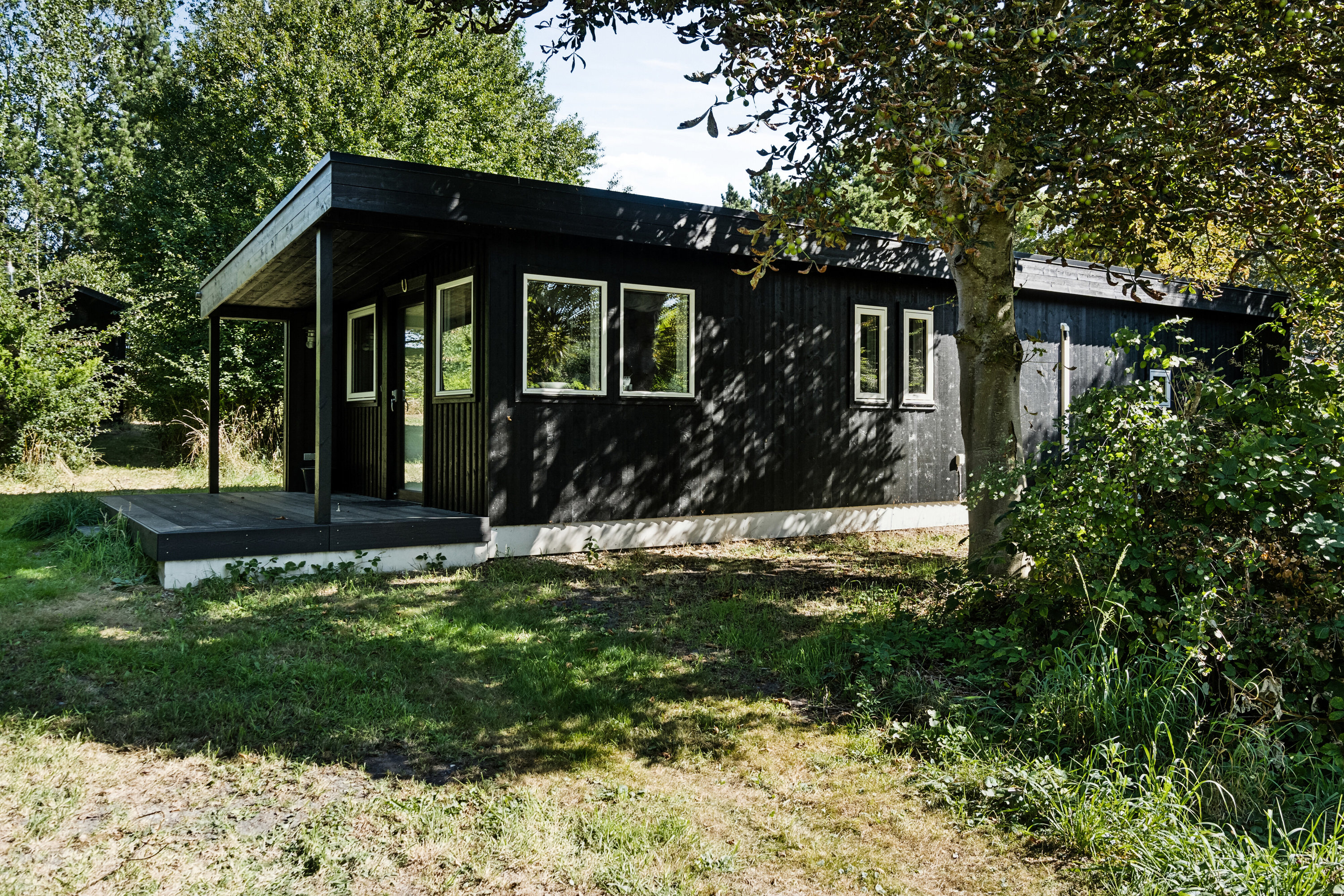 Miniaturebillede 2: set fra haven. Billede af Pumavej 20, Overby Lyng, 4583 Sjællands Odde