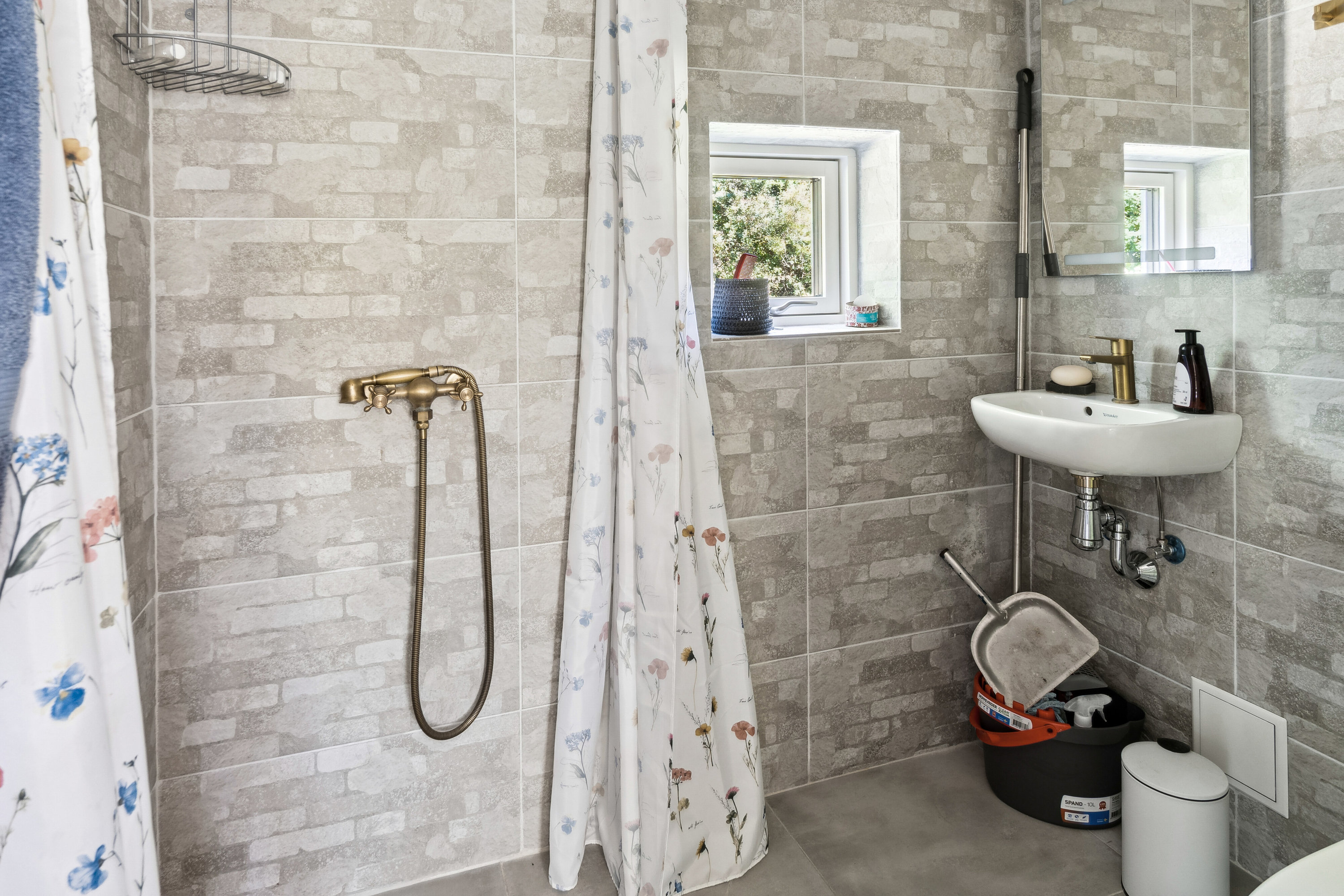 Fremhævet badeværelse billede i fuldskærmstilstand. Billede af Pumavej 20, Overby Lyng, 4583 Sjællands Odde