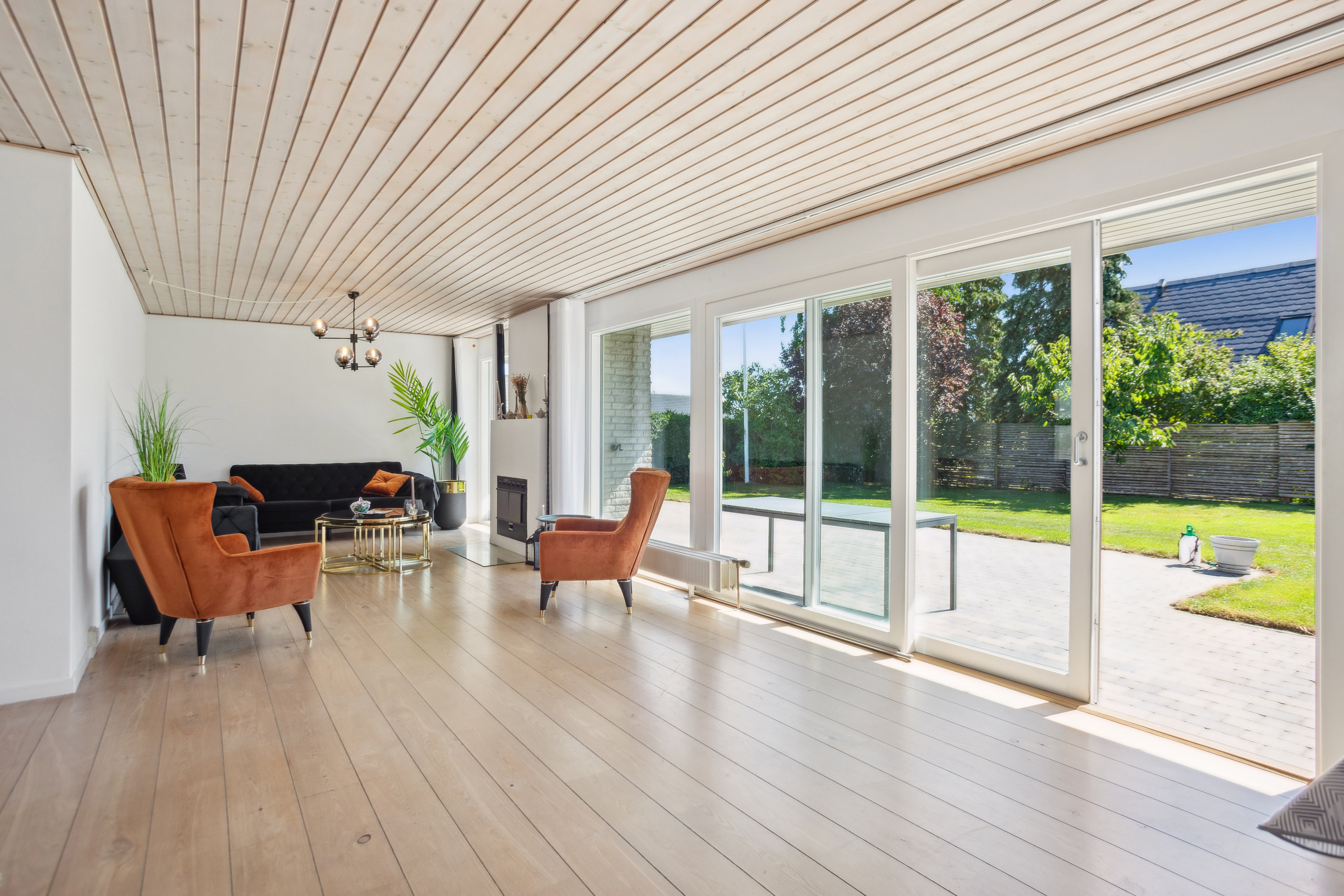 Fremhævet stue billede i fuldskærmstilstand. Billede af Rødhøjgårdsvej 38, 2630 Taastrup