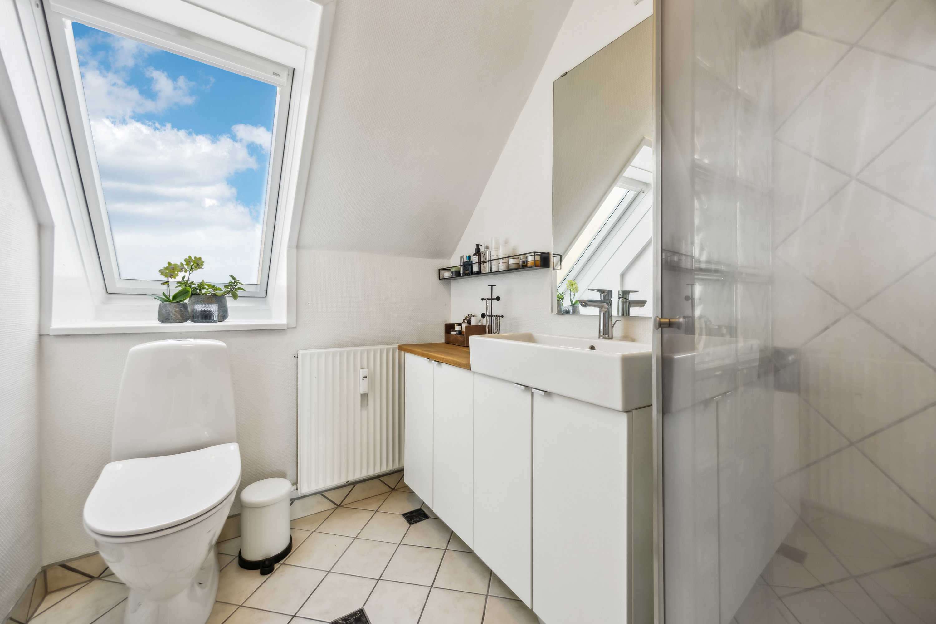 Fremhævet badeværelse billede i fuldskærmstilstand. Billede af Thistedvej 81A, 3. tv., 9400 Nørresundby