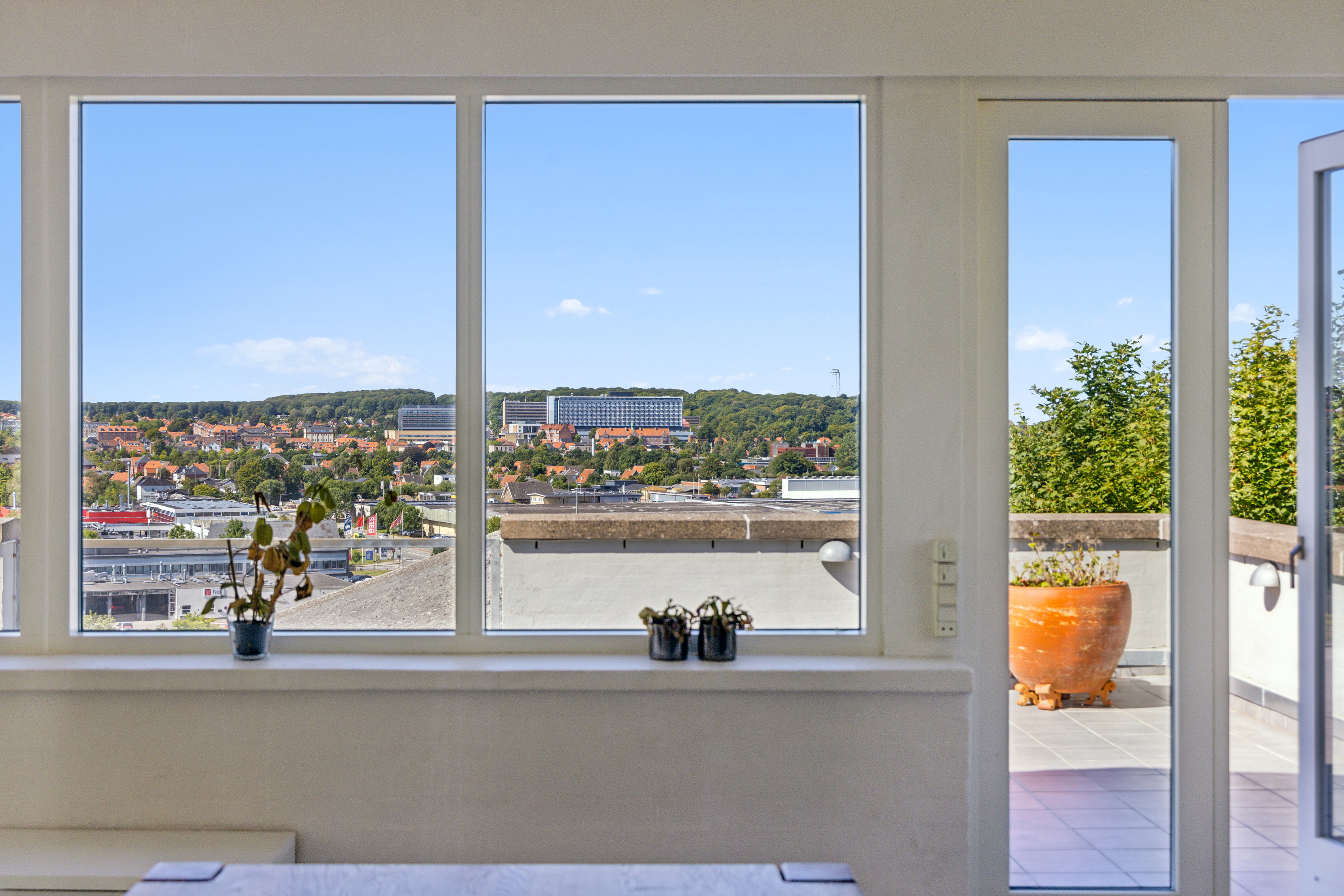 Fremhævet udsigt billede i fuldskærmstilstand. Billede af Ternevej 1, st.., Frydendal , 9000 Aalborg