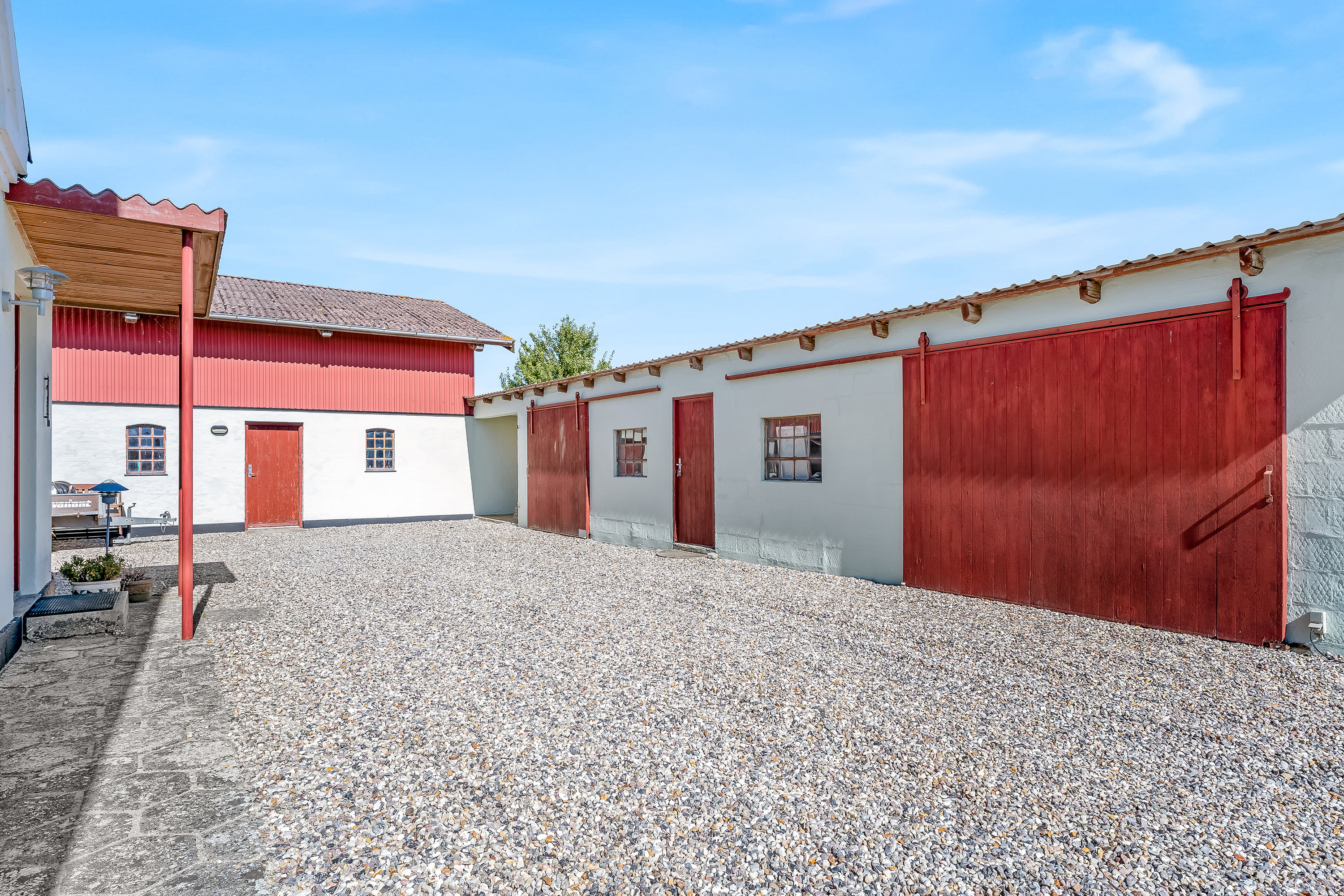 Miniaturebillede 1: gårdsplads. Billede af Engestoftevej 156, Engestofte, 4930 Maribo