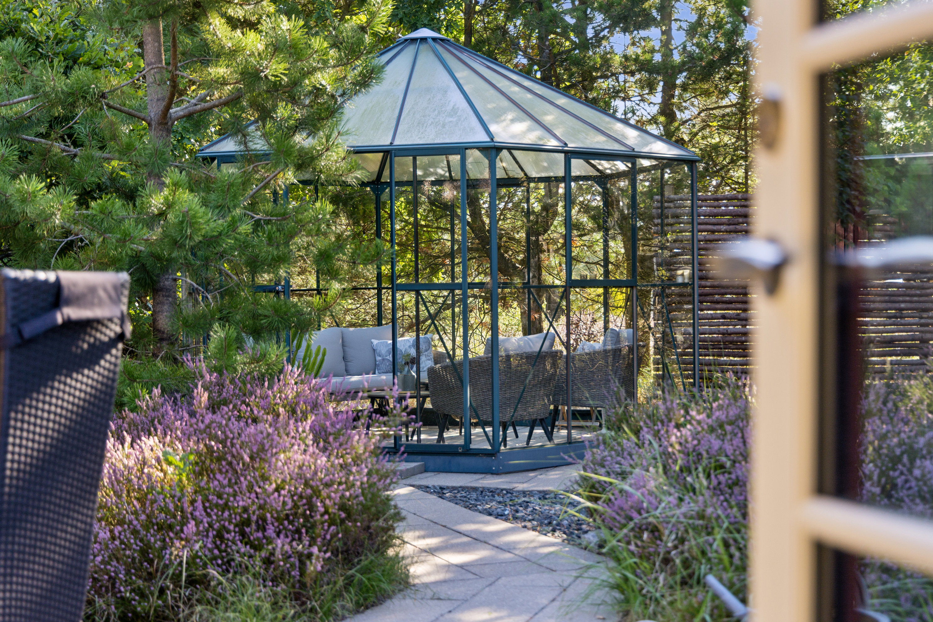 Fremhævet have billede i fuldskærmstilstand. Billede af Lyngstien 18, Hou, 9370 Hals