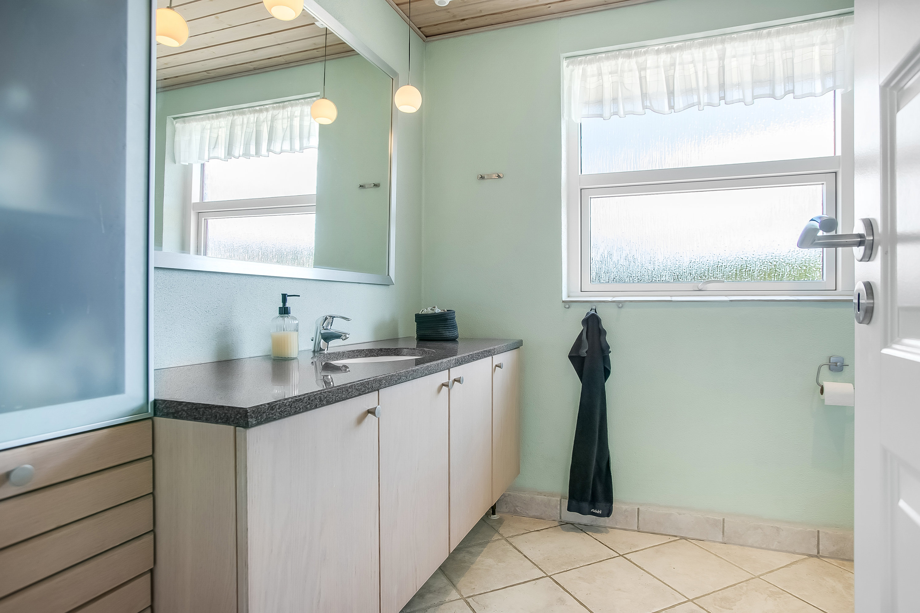 Fremhævet badeværelse billede i fuldskærmstilstand. Billede af Spangager 13, Bredballe, 7120 Vejle Øst