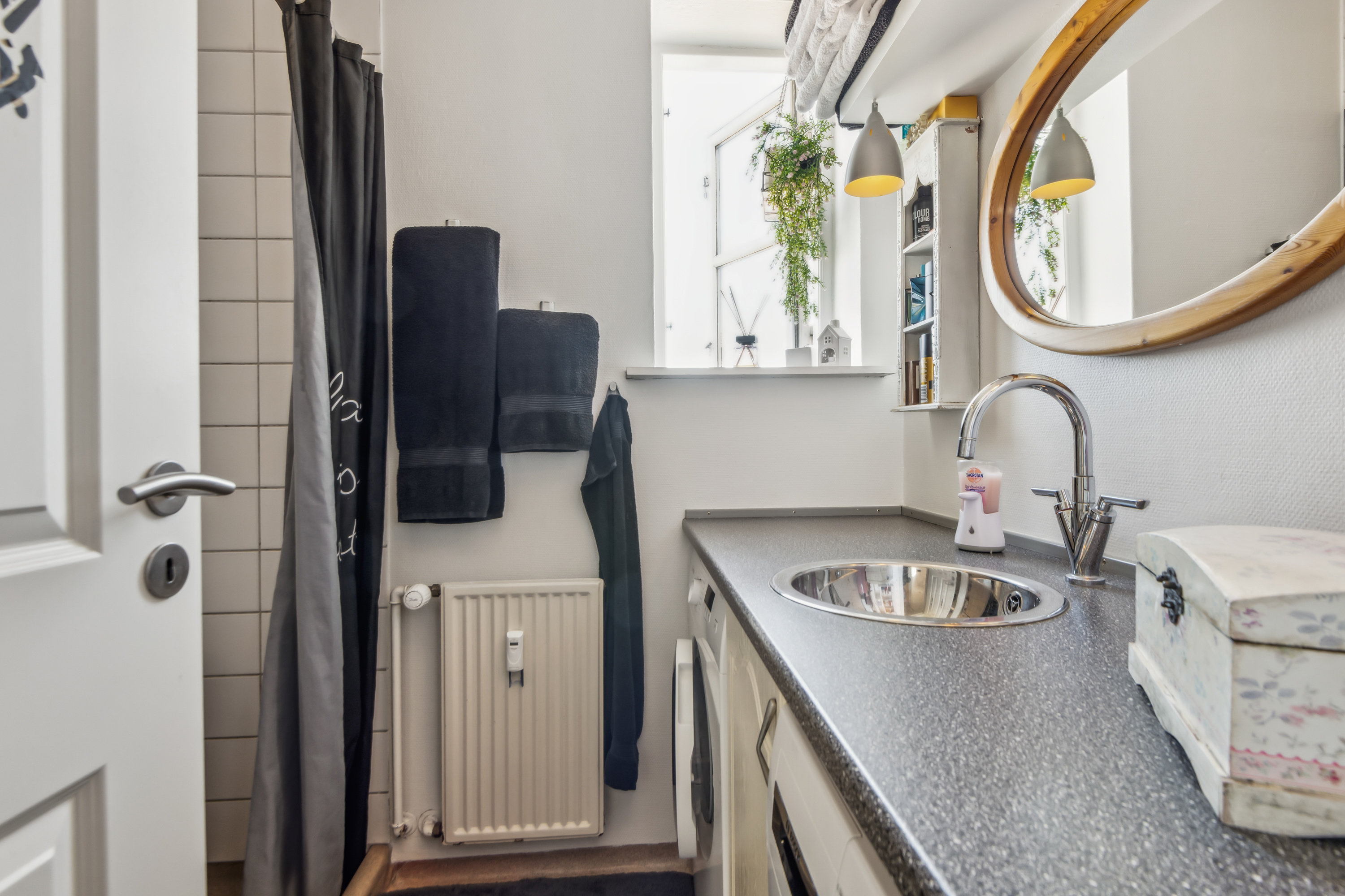 Fremhævet badeværelse billede i fuldskærmstilstand. Billede af Poppelvej 2, 2., 9000 Aalborg