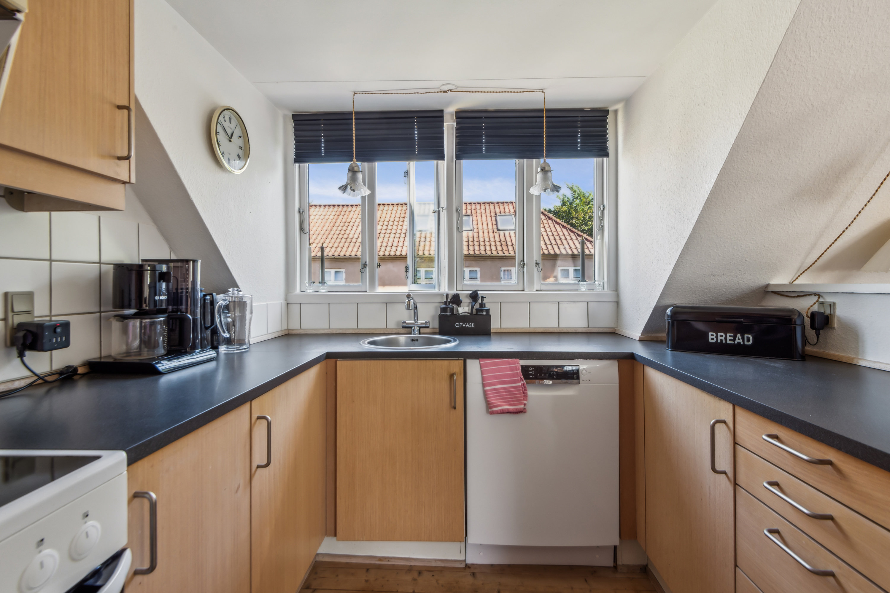 Fremhævet køkken billede i fuldskærmstilstand. Billede af Poppelvej 2, 2., 9000 Aalborg