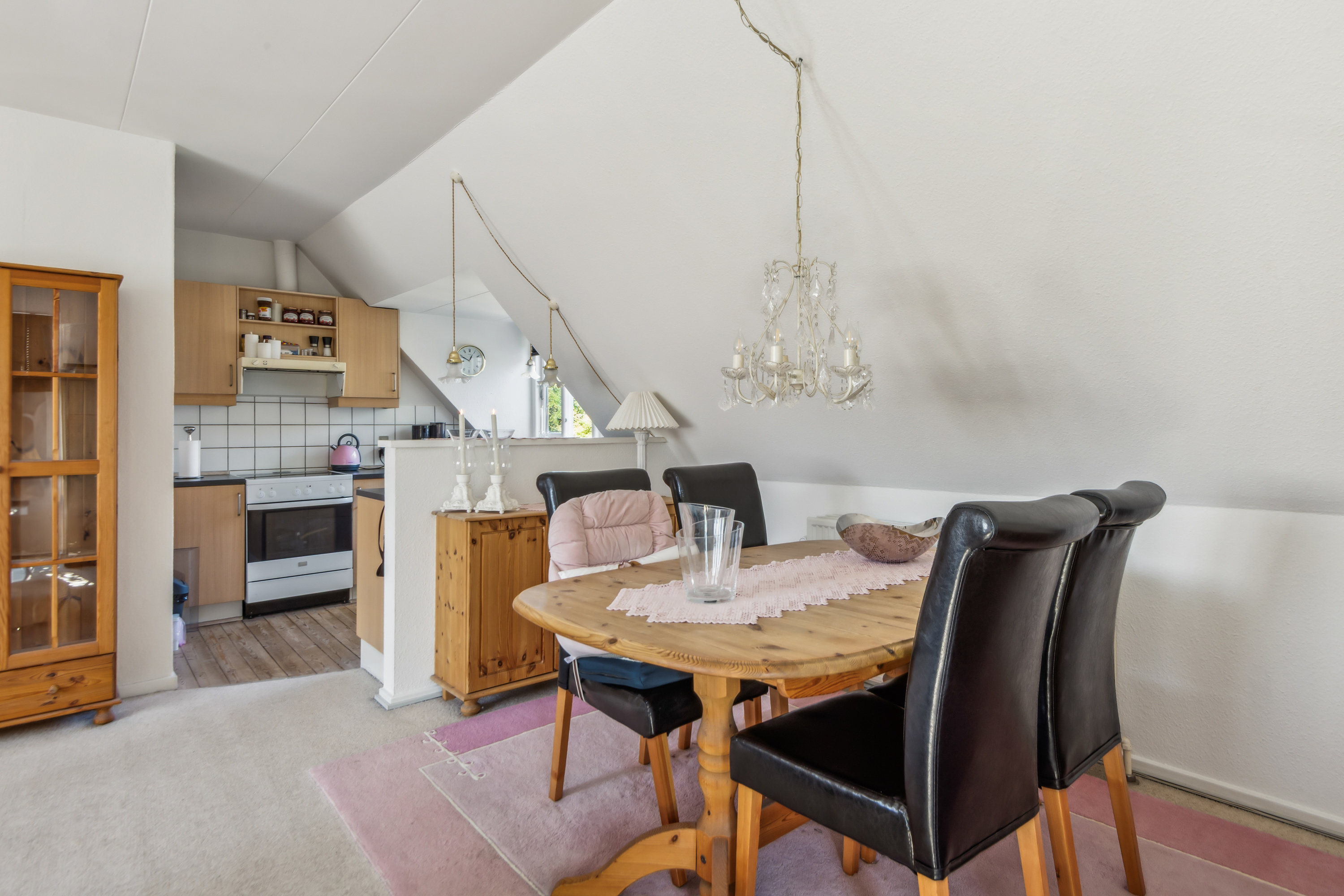 Fremhævet stue billede i fuldskærmstilstand. Billede af Poppelvej 2, 2., 9000 Aalborg