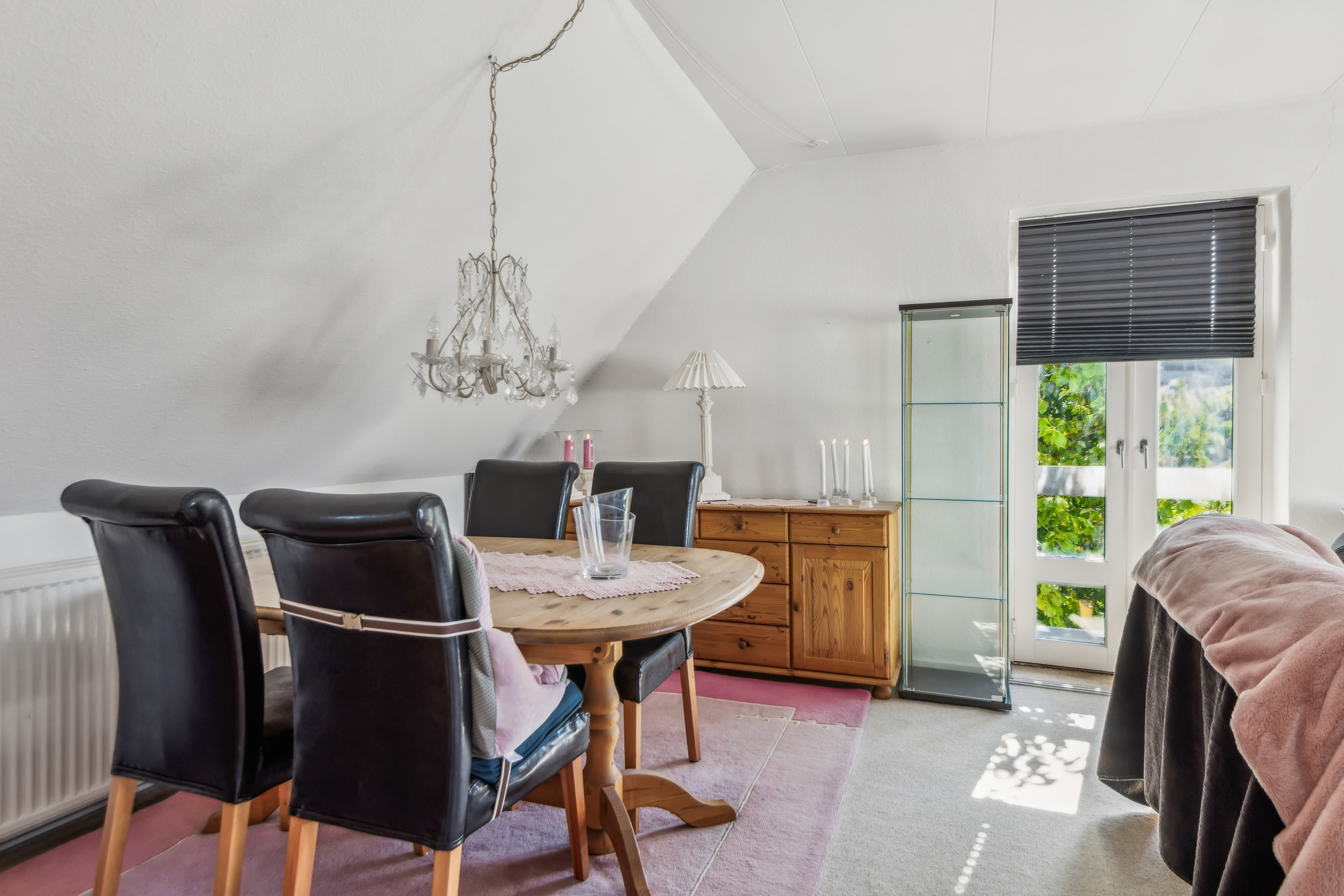 Fremhævet stue billede i fuldskærmstilstand. Billede af Poppelvej 2, 2., 9000 Aalborg