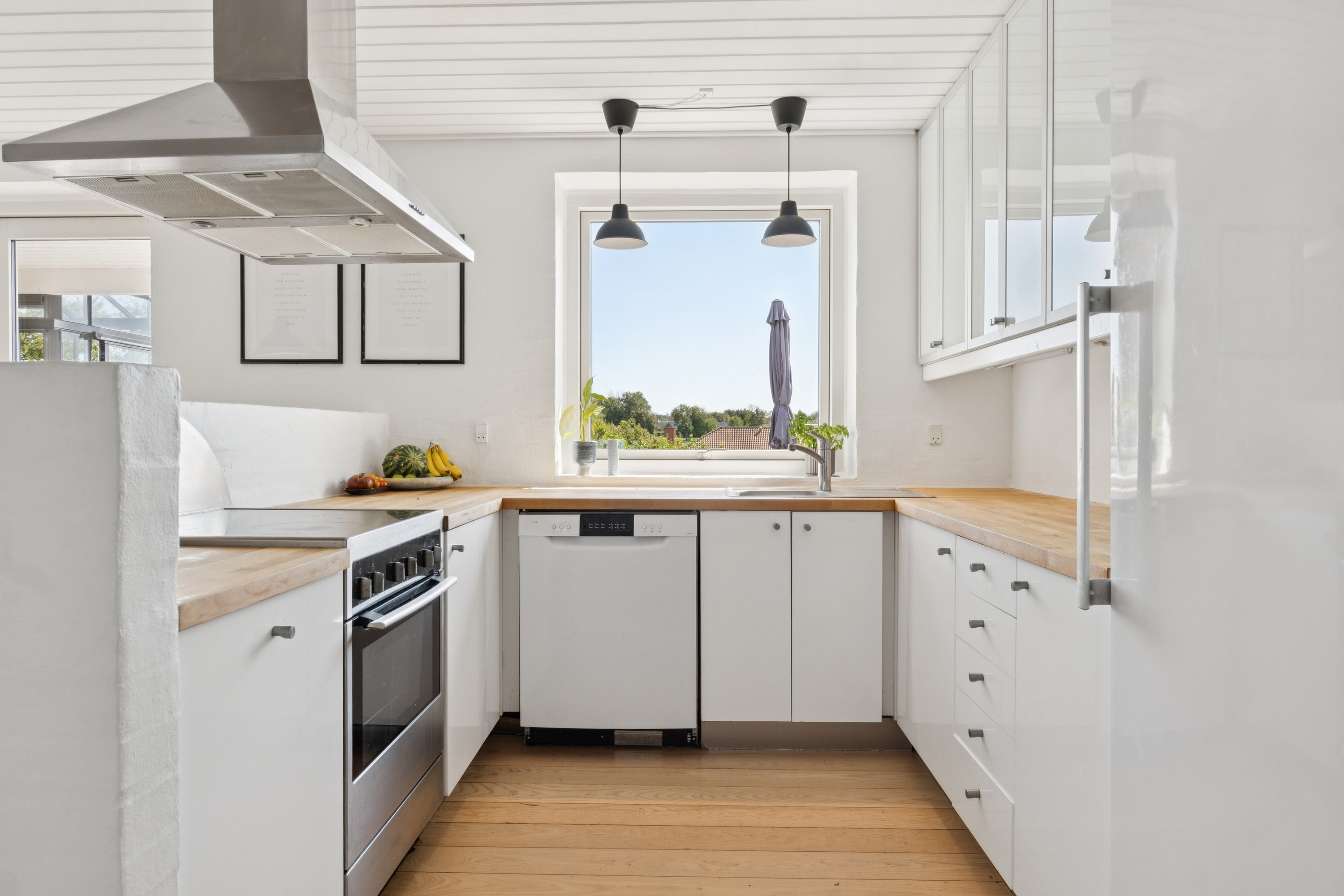 Fremhævet køkken billede i fuldskærmstilstand. Billede af Bæktoften 34, 9800 Hjørring