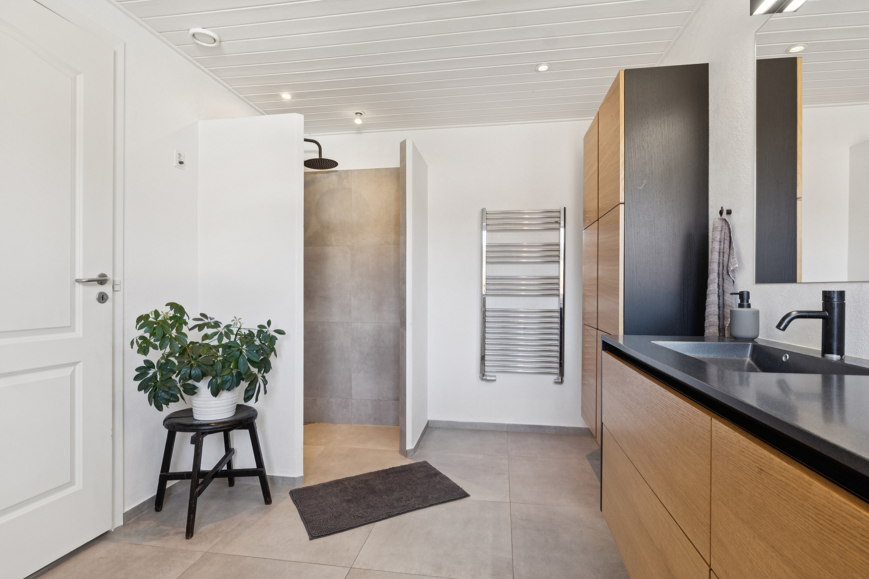 Fremhævet badeværelse billede i fuldskærmstilstand. Billede af Bæktoften 34, 9800 Hjørring