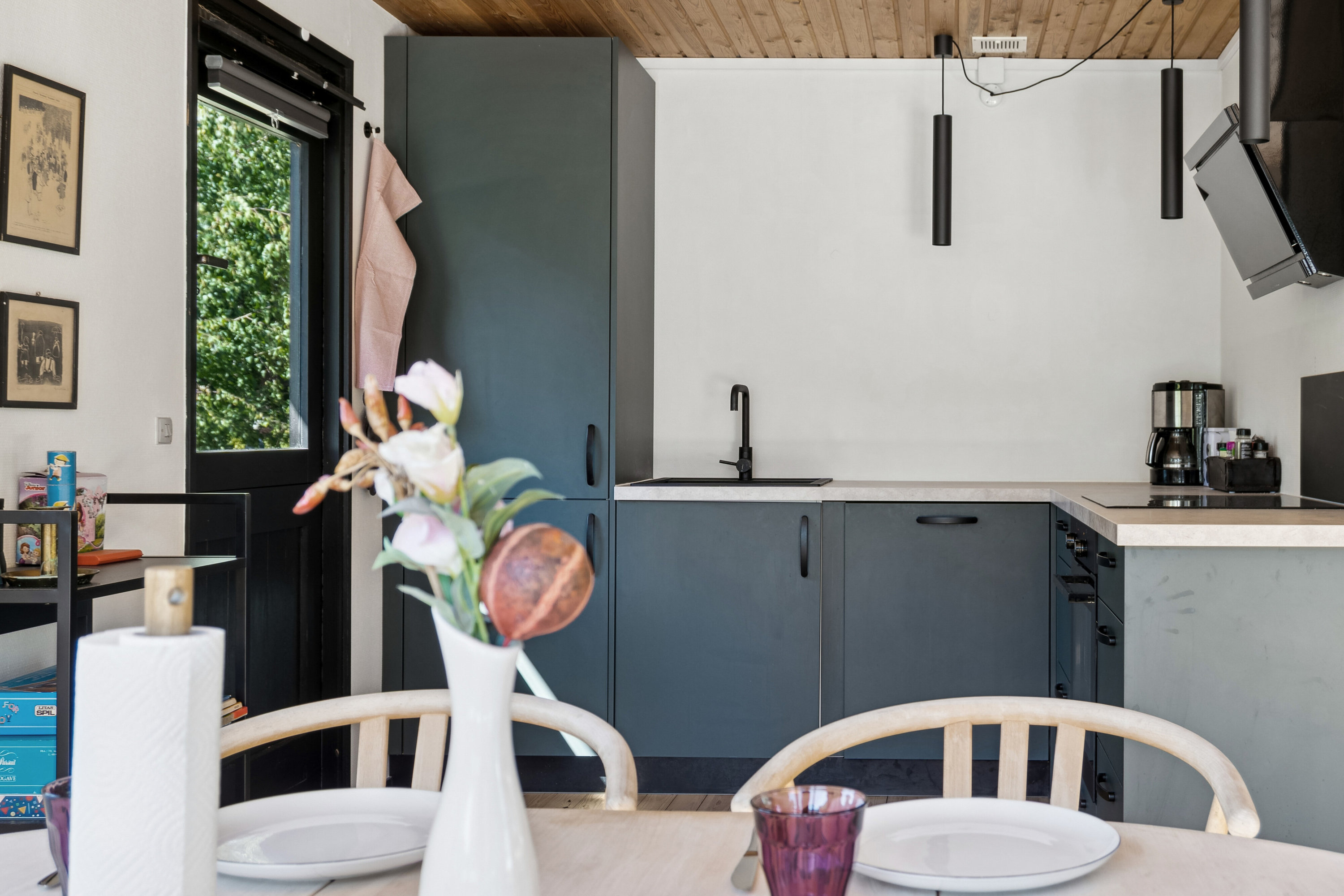 Fremhævet køkken billede i fuldskærmstilstand. Billede af Sandlodsvej 36, 4581 Rørvig