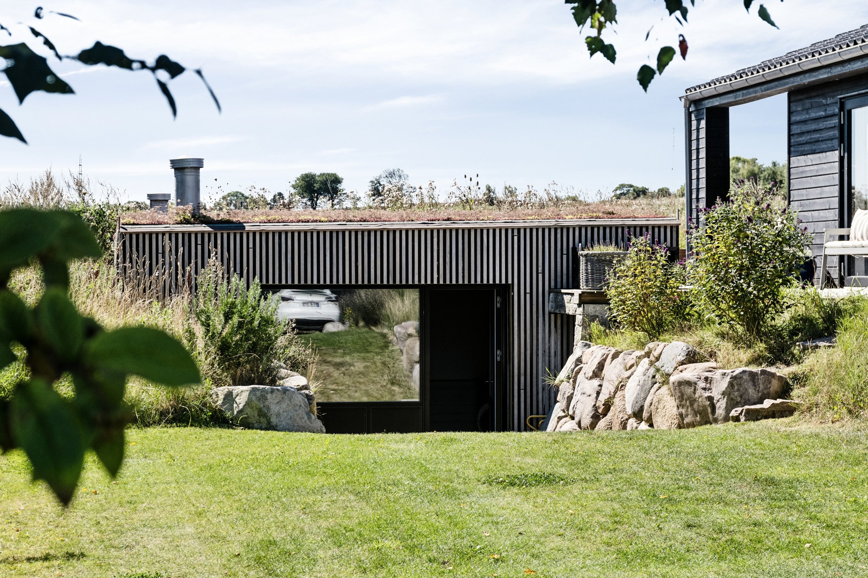 Fremhævet set fra haven billede i fuldskærmstilstand. Billede af Rejenettet 8, Lumsås, 4500 Nykøbing Sj