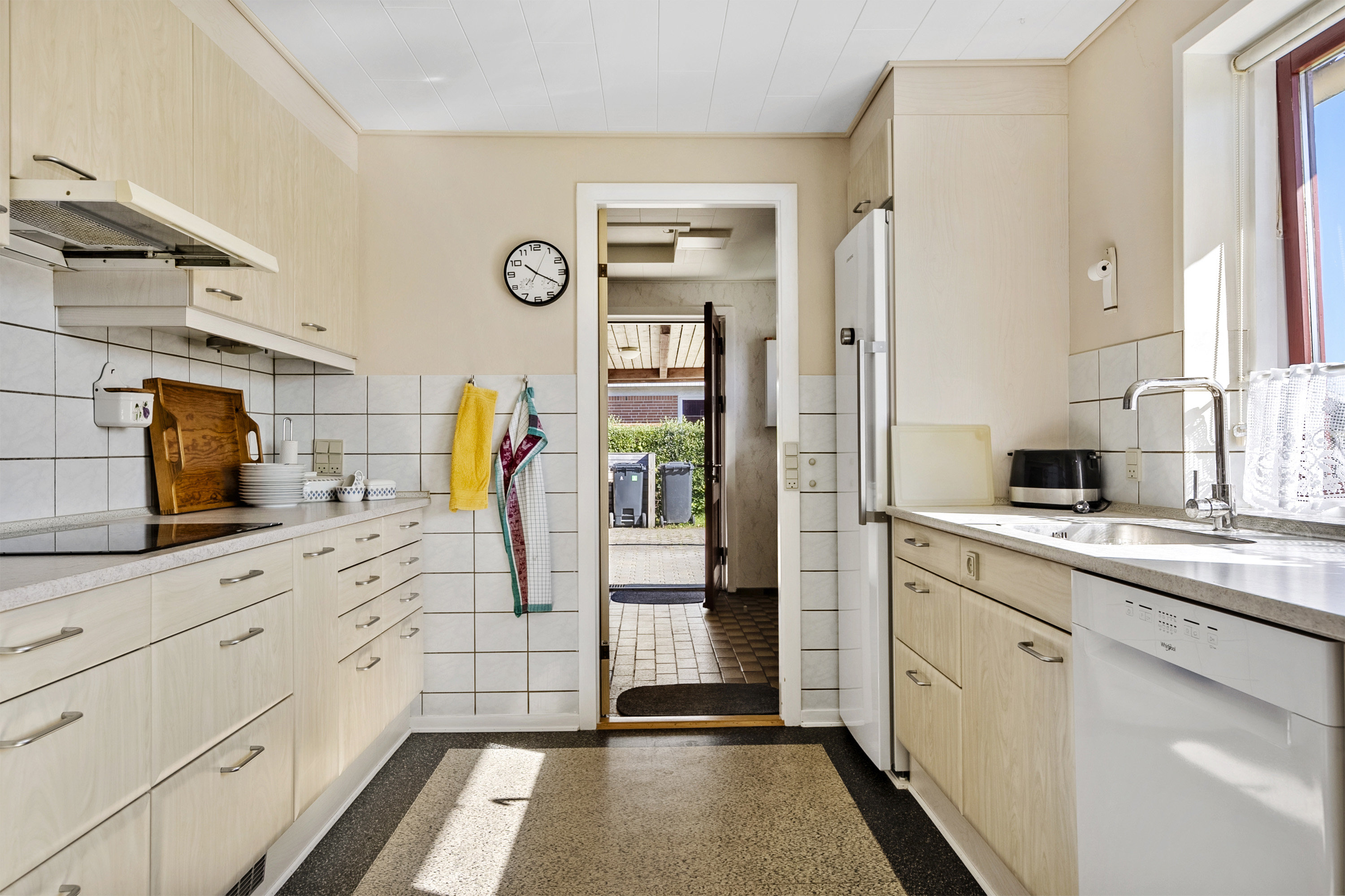 Fremhævet køkken billede i fuldskærmstilstand. Billede af Enghaven 24, Genner, 6230 Rødekro