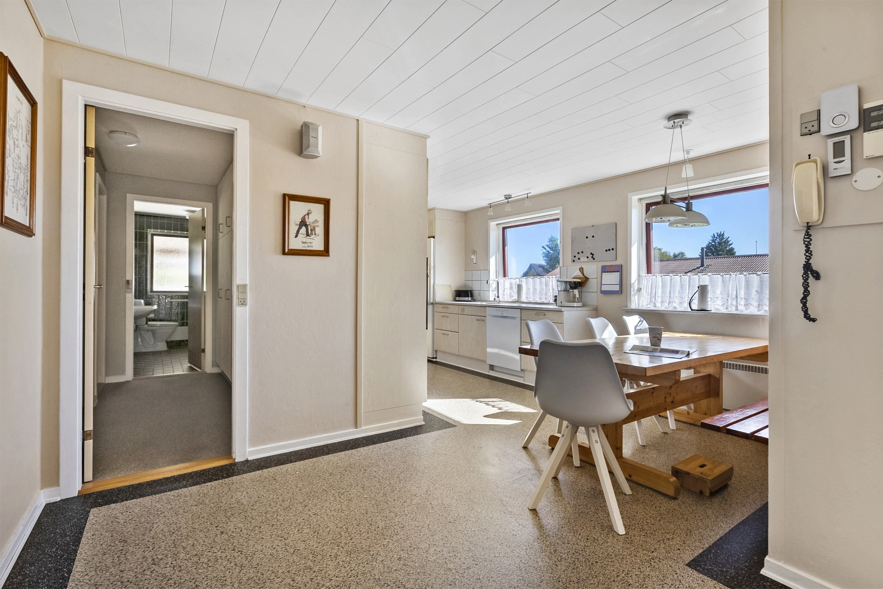 Fremhævet spisestue billede i fuldskærmstilstand. Billede af Enghaven 24, Genner, 6230 Rødekro