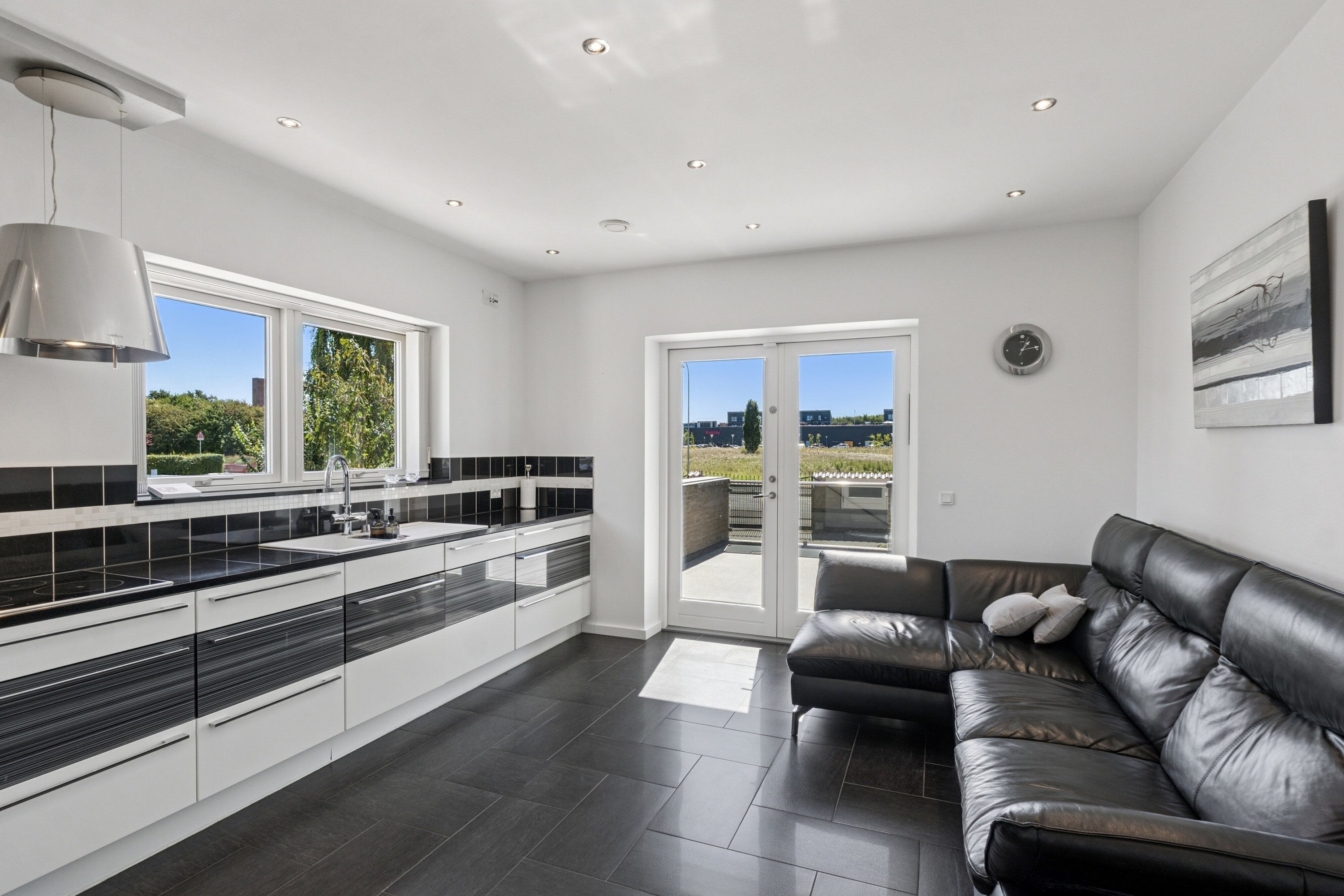 Fremhævet køkken billede i fuldskærmstilstand. Billede af Holbækvej 104, 4000 Roskilde