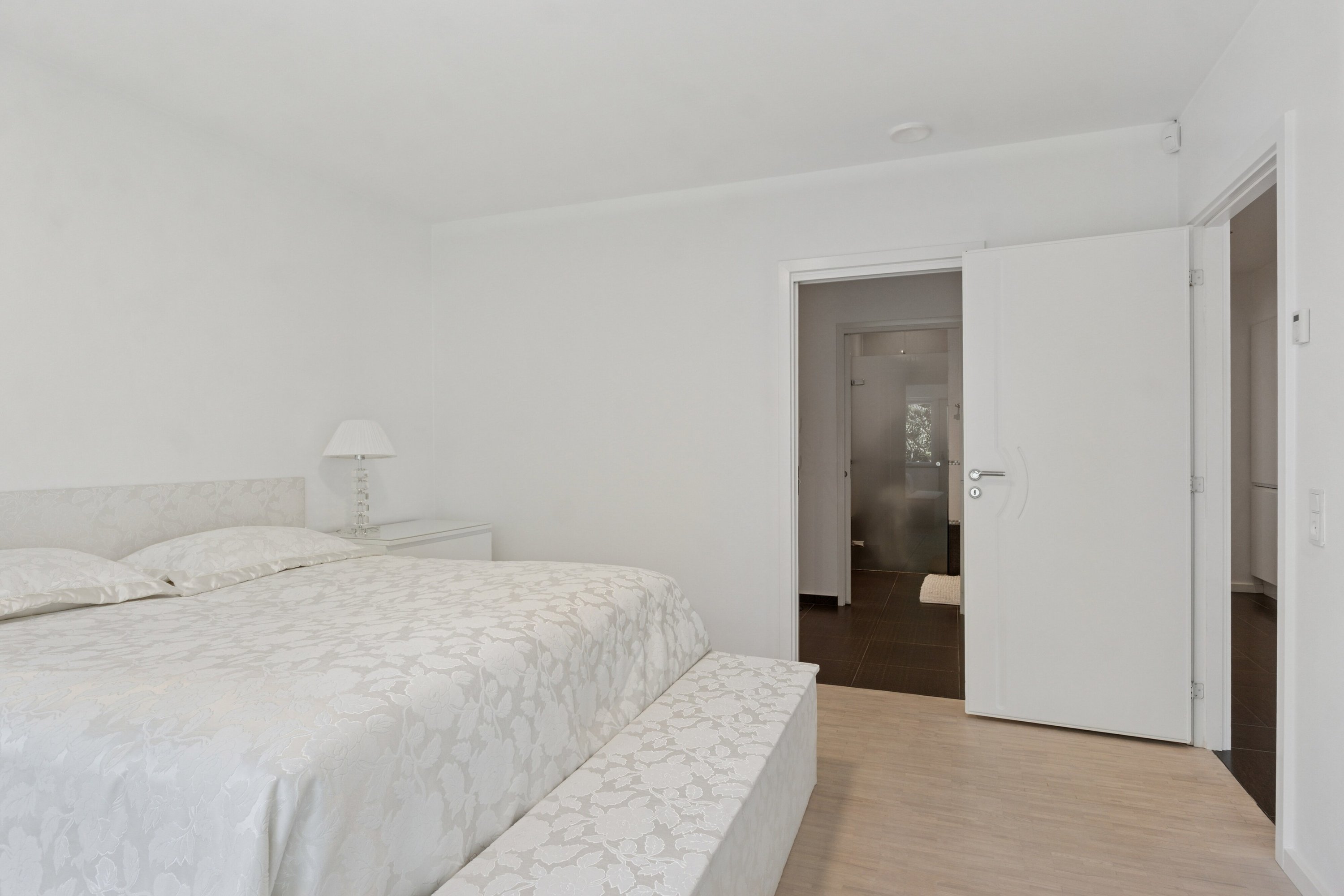 Fremhævet soveværelse billede i fuldskærmstilstand. Billede af Holbækvej 104, 4000 Roskilde