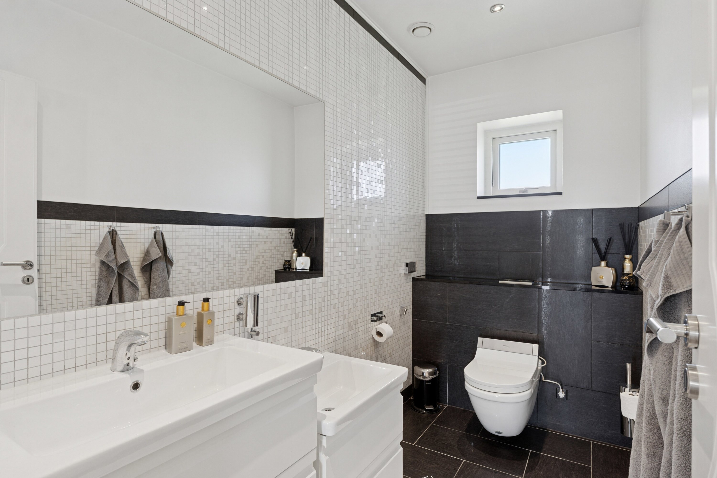 Fremhævet badeværelse billede i fuldskærmstilstand. Billede af Holbækvej 104, 4000 Roskilde