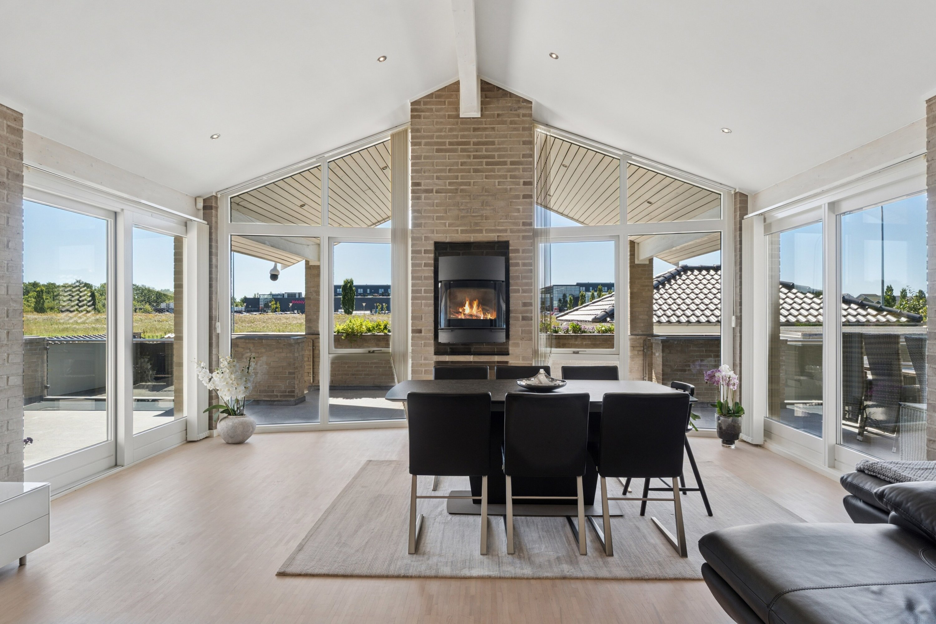 Fremhævet spisestue billede i fuldskærmstilstand. Billede af Holbækvej 104, 4000 Roskilde