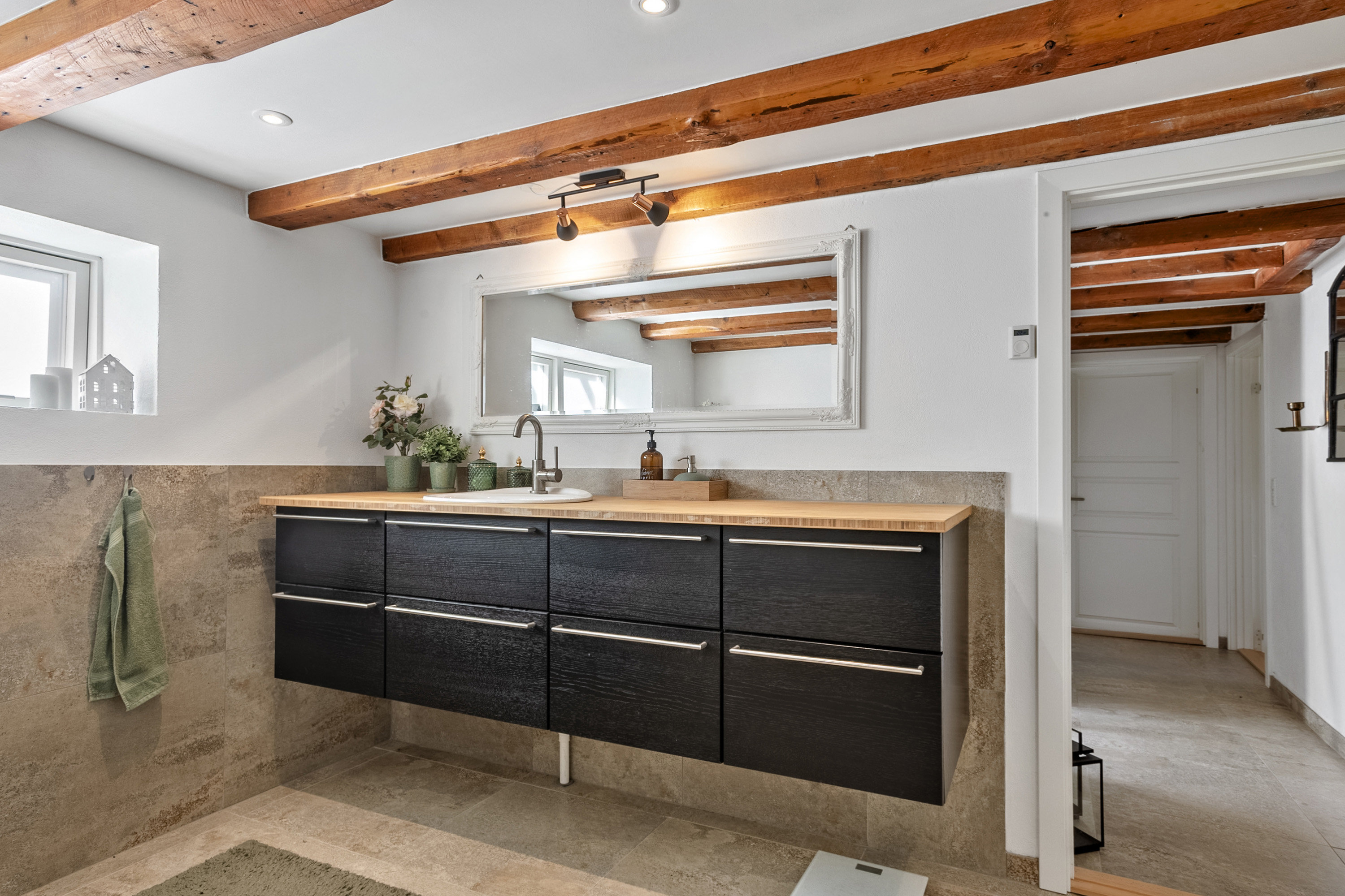 Fremhævet badeværelse billede i fuldskærmstilstand. Billede af Kronborgvej 56, Veerst, 6600 Vejen