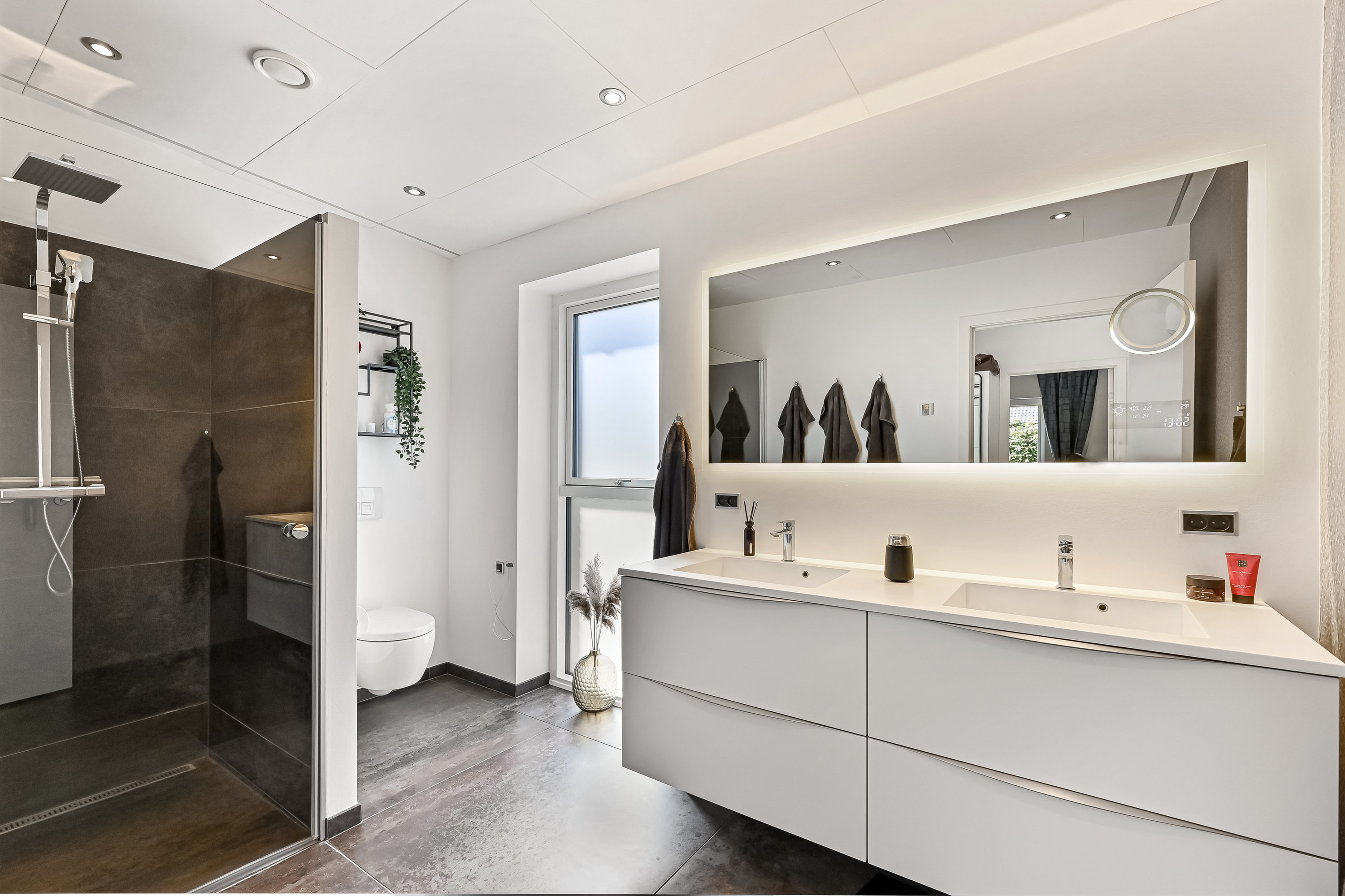 Fremhævet badeværelse billede i fuldskærmstilstand. Billede af Tjørring Vænget 4, Tjørring, 7400 Herning