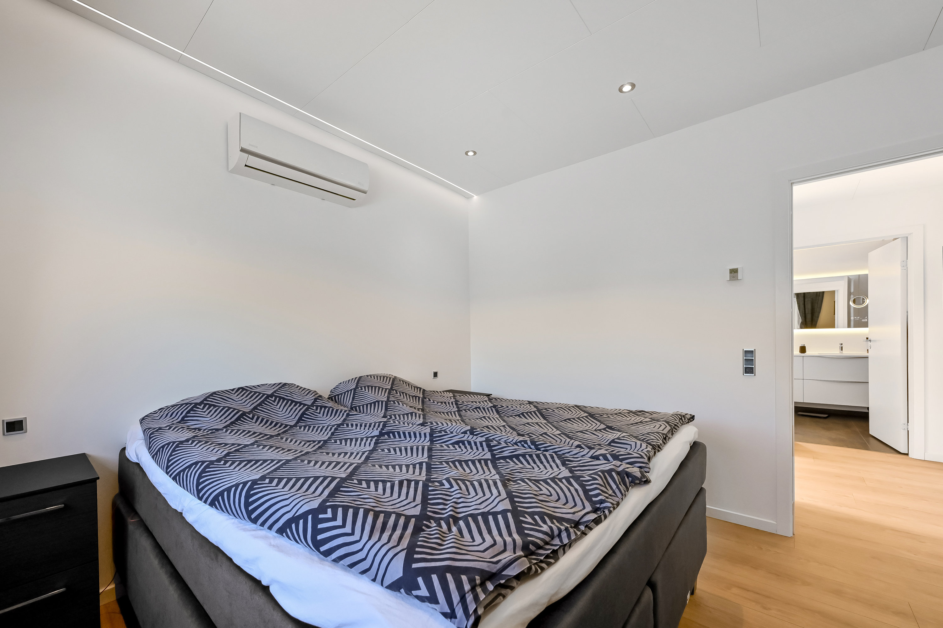 Fremhævet soveværelse billede i fuldskærmstilstand. Billede af Tjørring Vænget 4, Tjørring, 7400 Herning