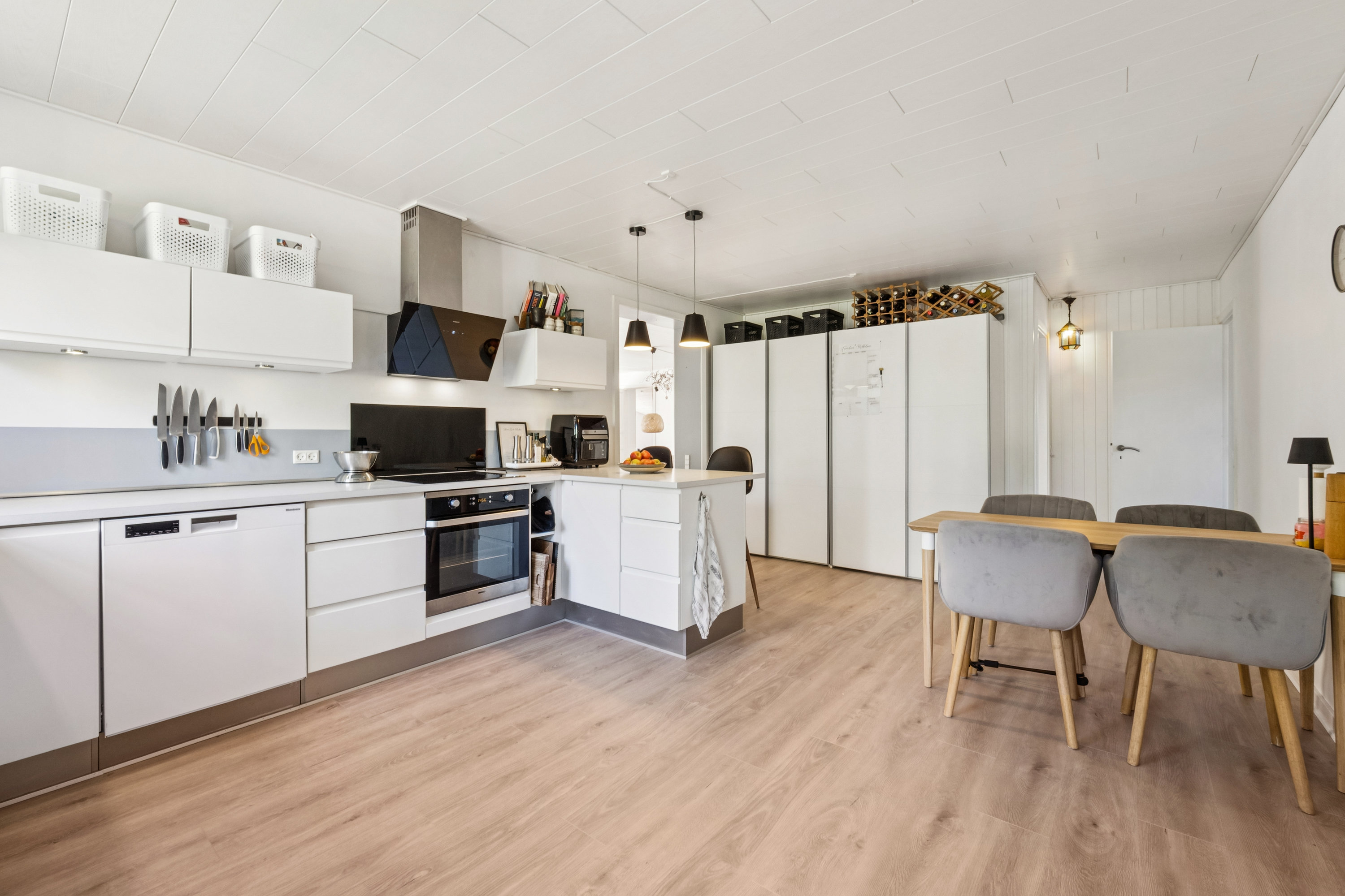 Fremhævet køkken billede i fuldskærmstilstand. Billede af Solsortevej 25, 7900 Nykøbing M