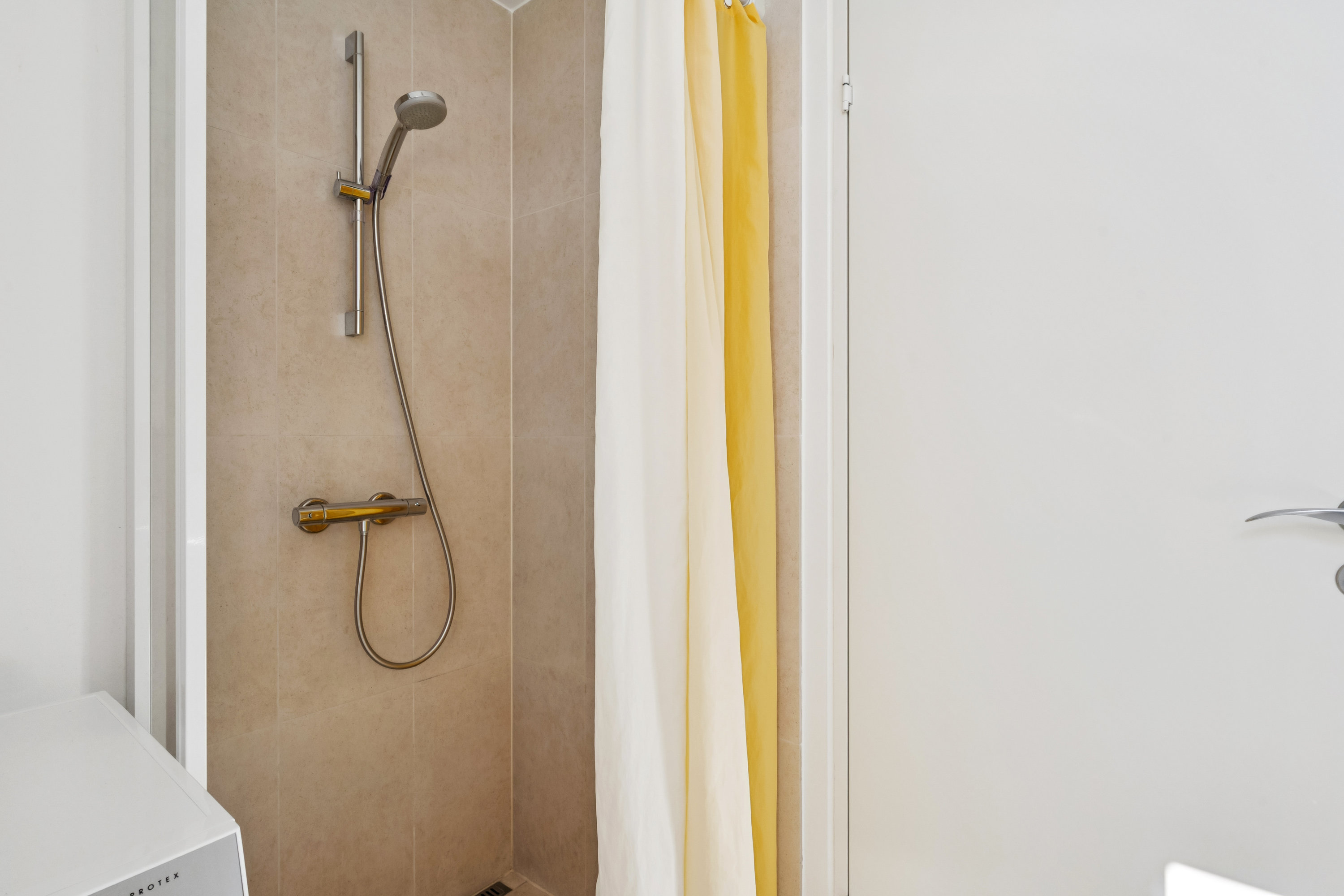 Fremhævet badeværelse billede i fuldskærmstilstand. Billede af Åboulevarden 55, 6. tv., 8000 Aarhus C