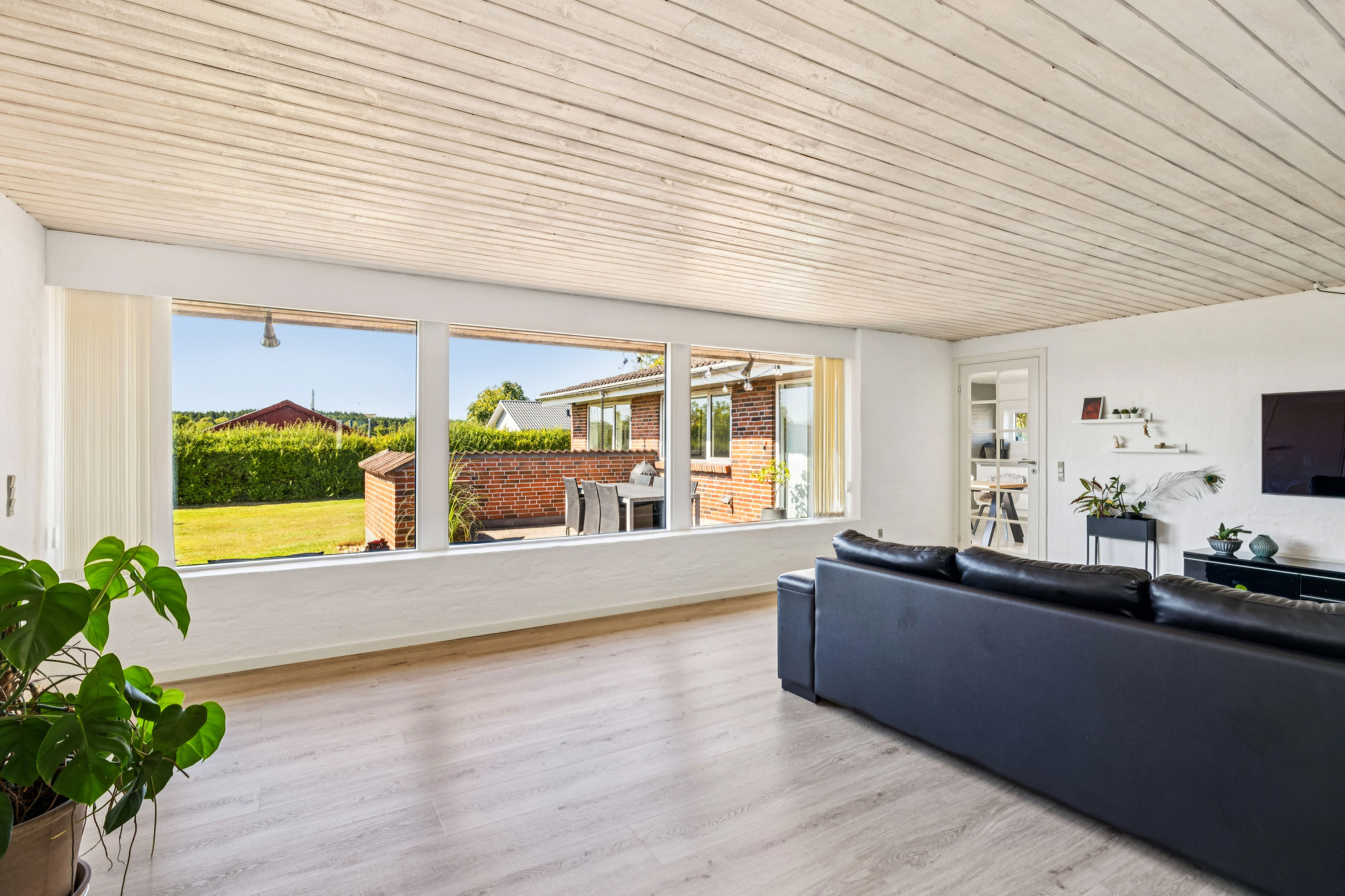 Fremhævet stue billede i fuldskærmstilstand. Billede af Stejlbjerg 26, 8543 Hornslet