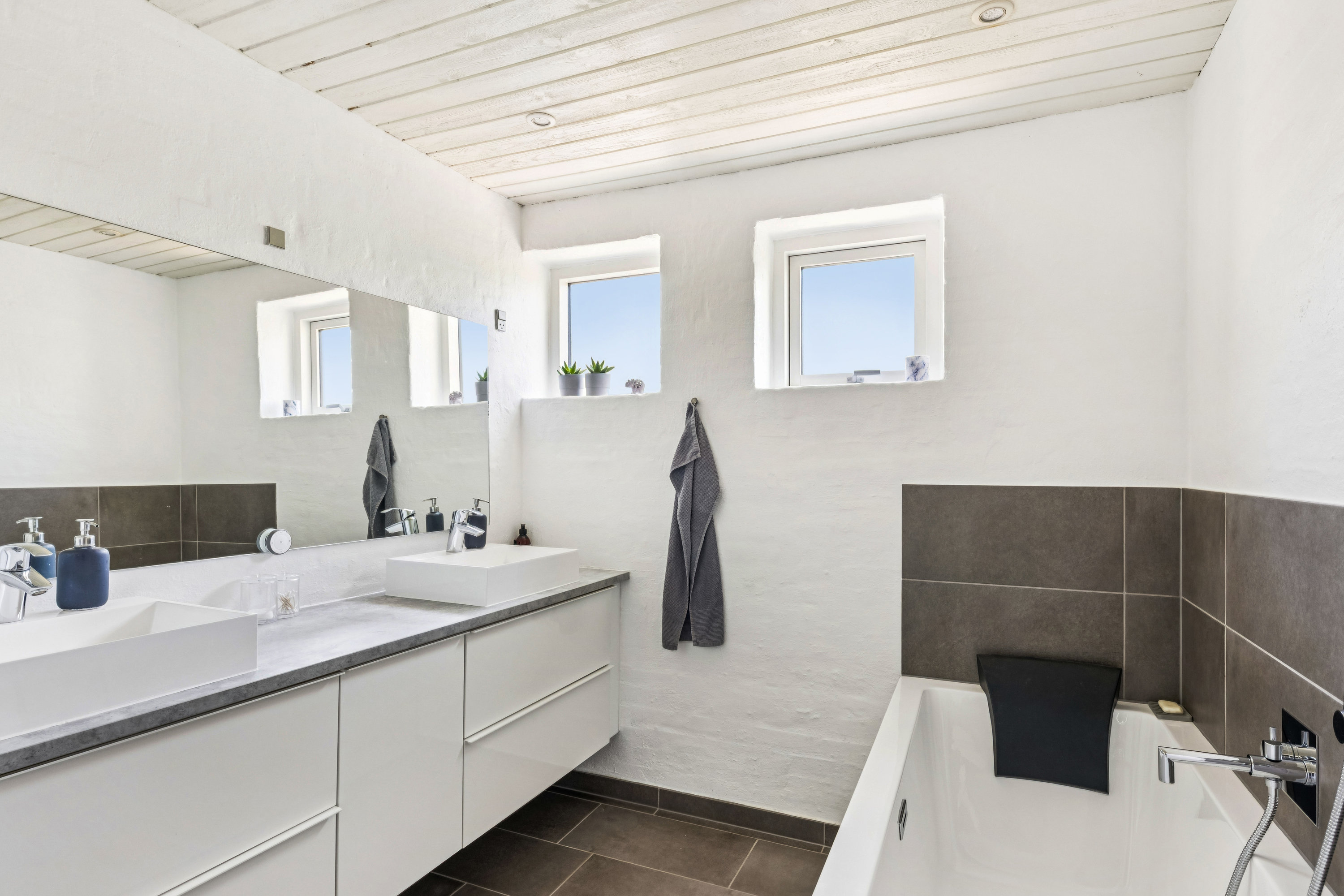 Fremhævet badeværelse billede i fuldskærmstilstand. Billede af Stejlbjerg 26, 8543 Hornslet