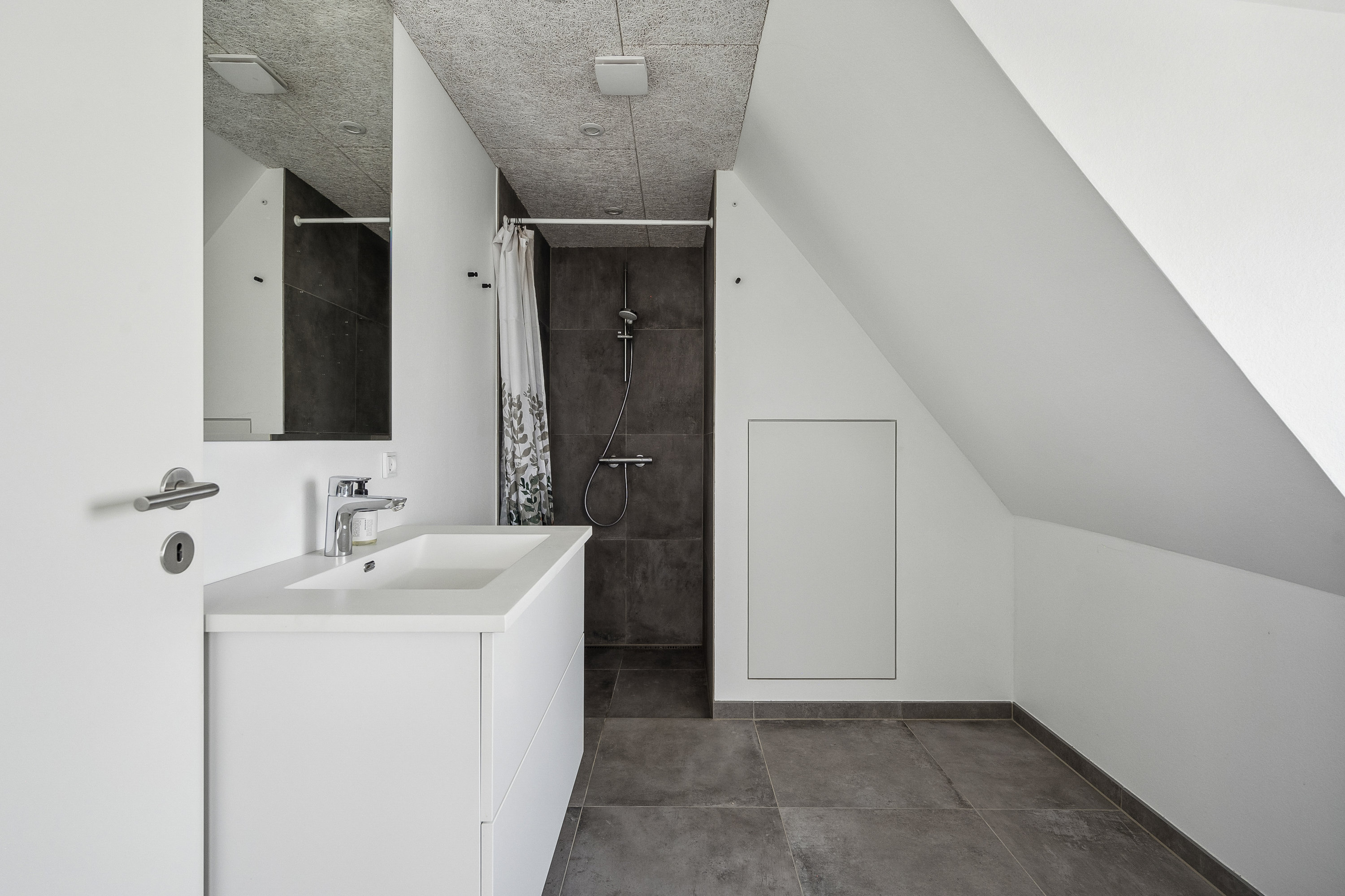 Fremhævet badeværelse billede i fuldskærmstilstand. Billede af Østre Alle 34, 9800 Hjørring