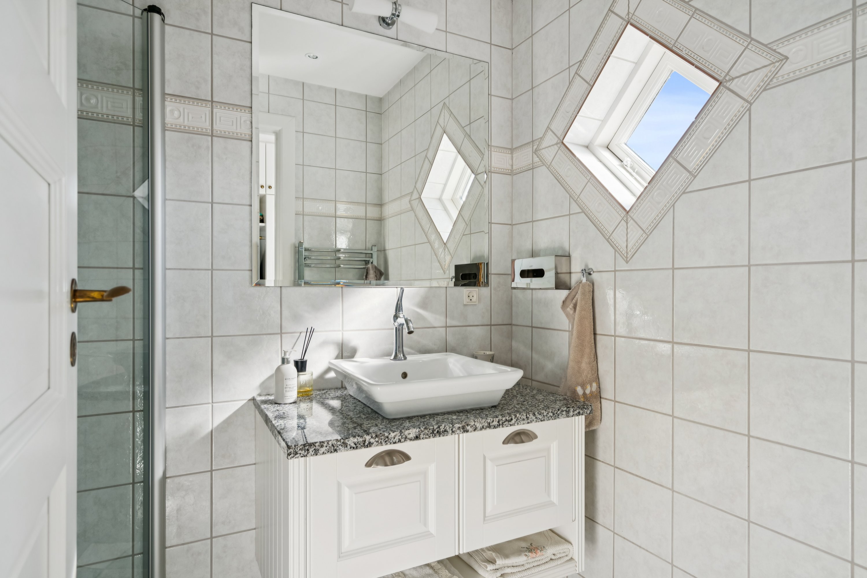 Fremhævet badeværelse billede i fuldskærmstilstand. Billede af Jens Bergs Vej 3A, Gl. Skagen, 9990 Skagen