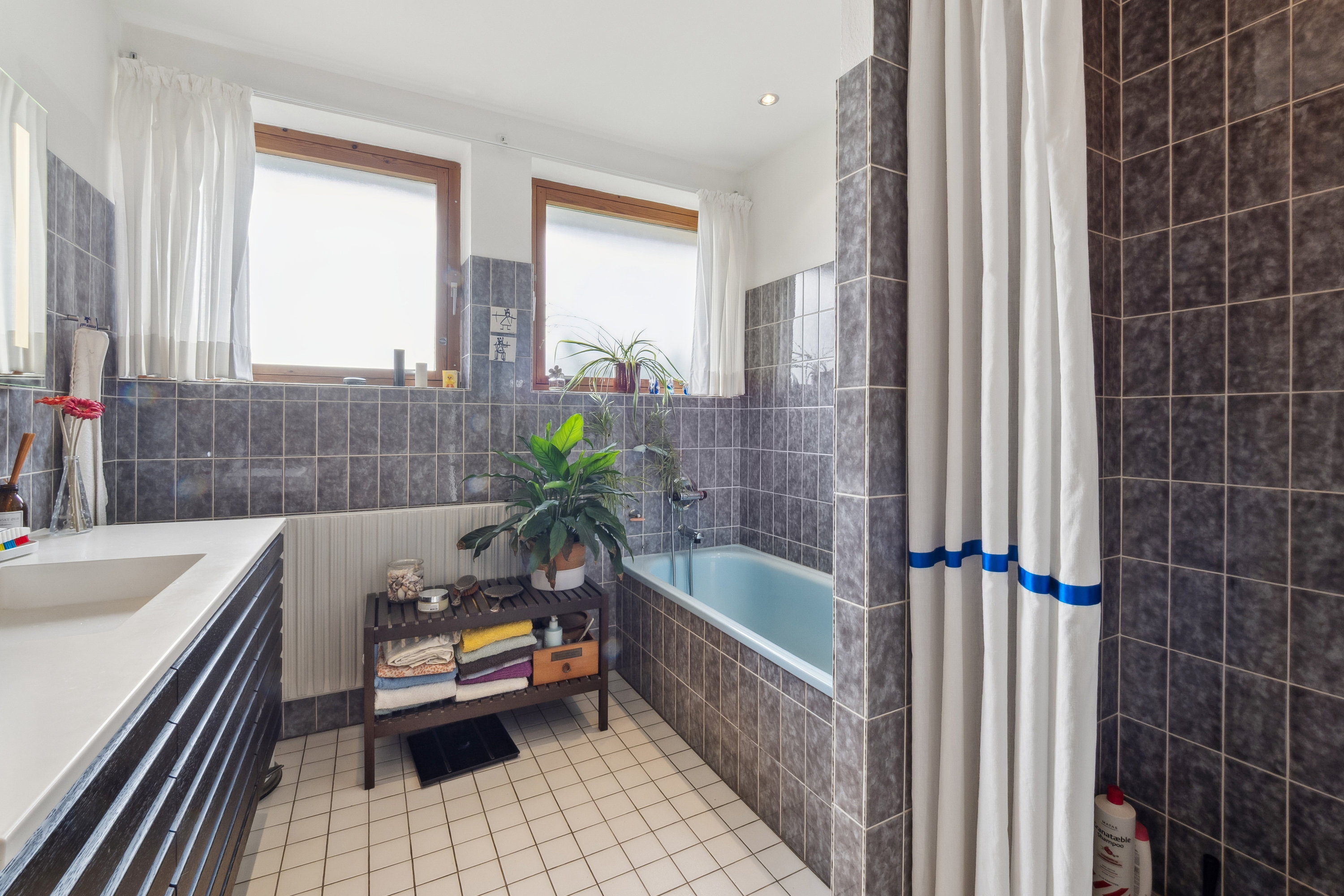 Fremhævet bad billede i fuldskærmstilstand. Billede af Ahornvænget 41, 7800 Skive