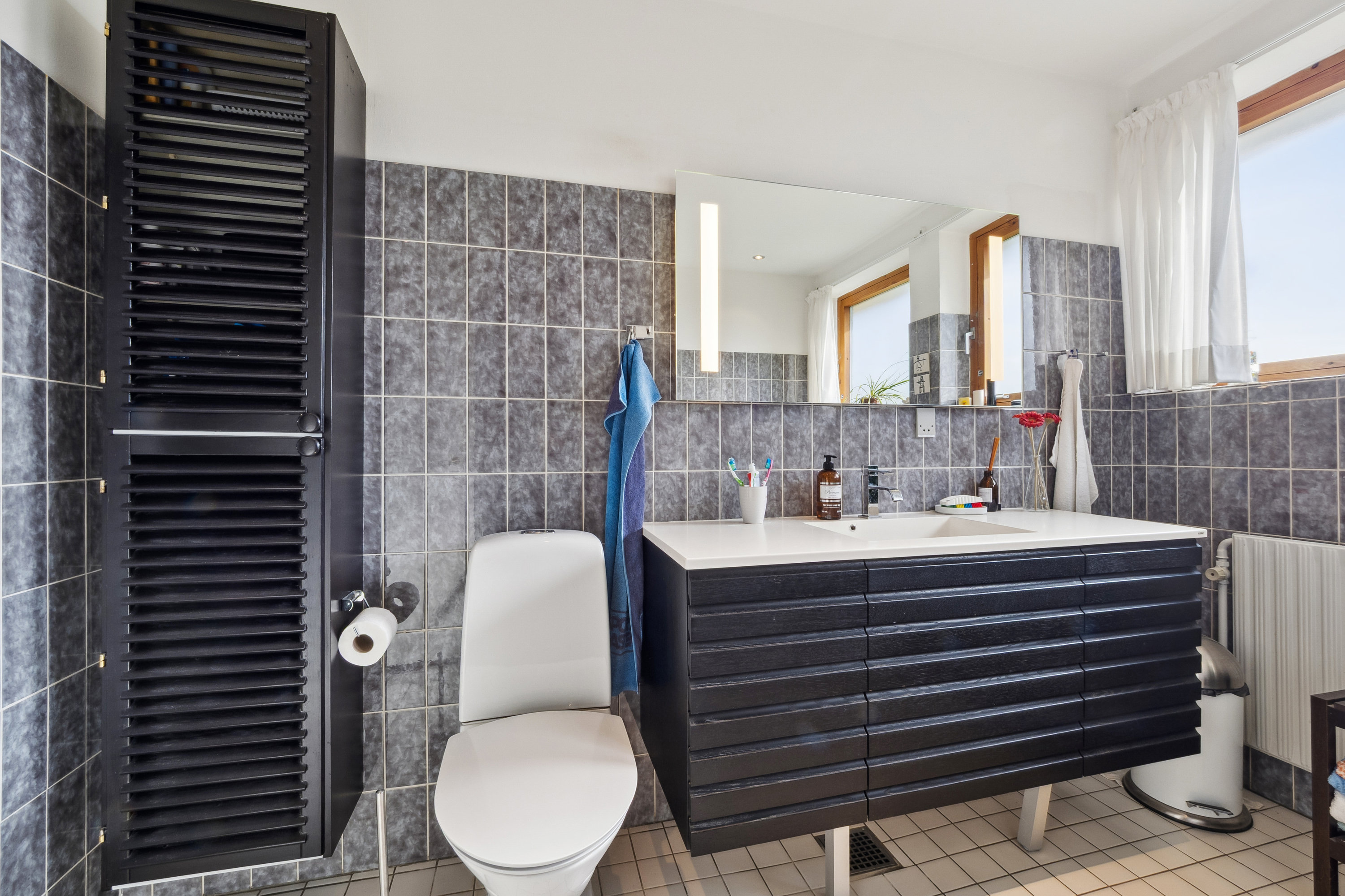 Fremhævet bad billede i fuldskærmstilstand. Billede af Ahornvænget 41, 7800 Skive