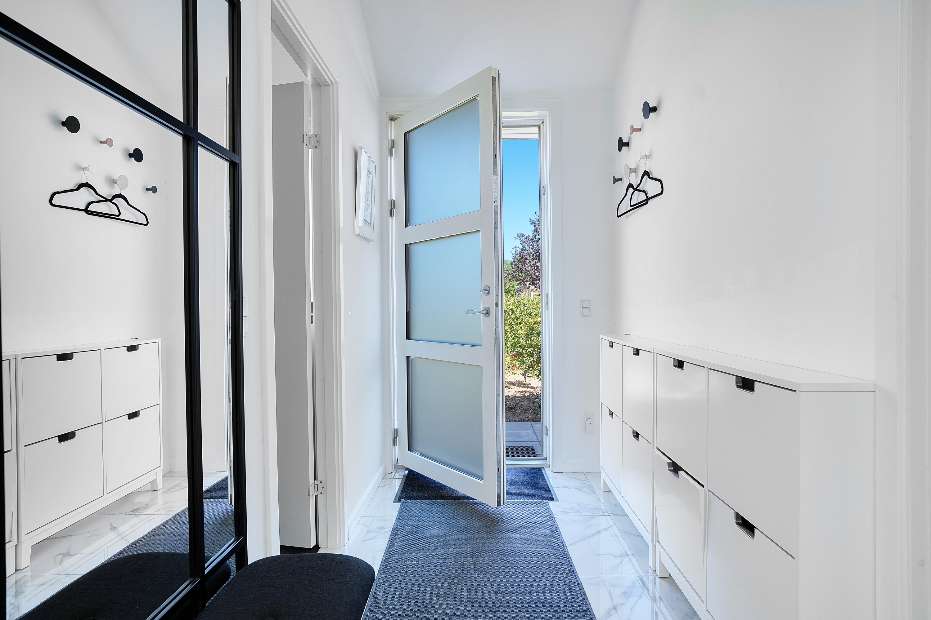 Fremhævet entré billede i fuldskærmstilstand. Billede af Harestien 19, 2880 Bagsværd