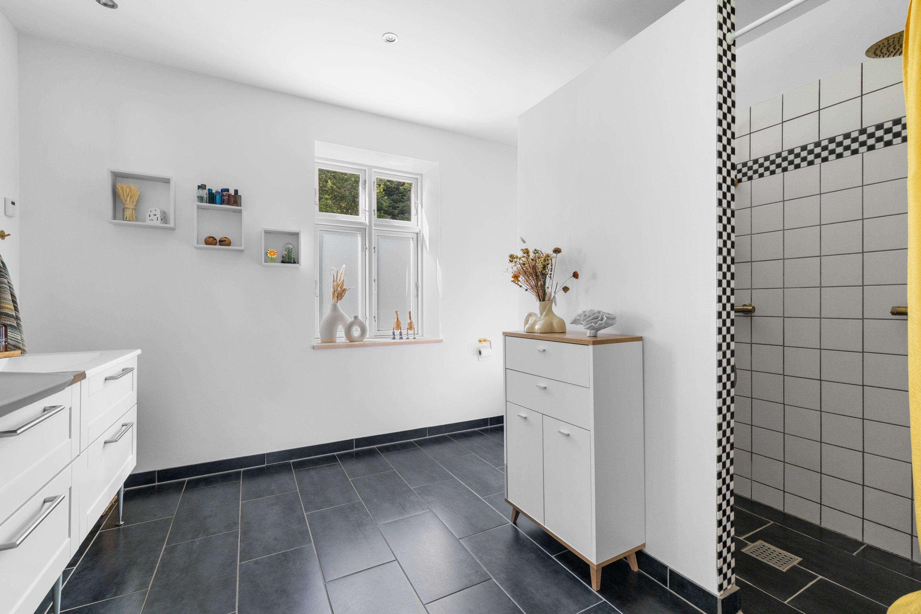 Fremhævet badeværelse billede i fuldskærmstilstand. Billede af Ladefogedgyden 4, Ø Hæsinge, 5600 Faaborg